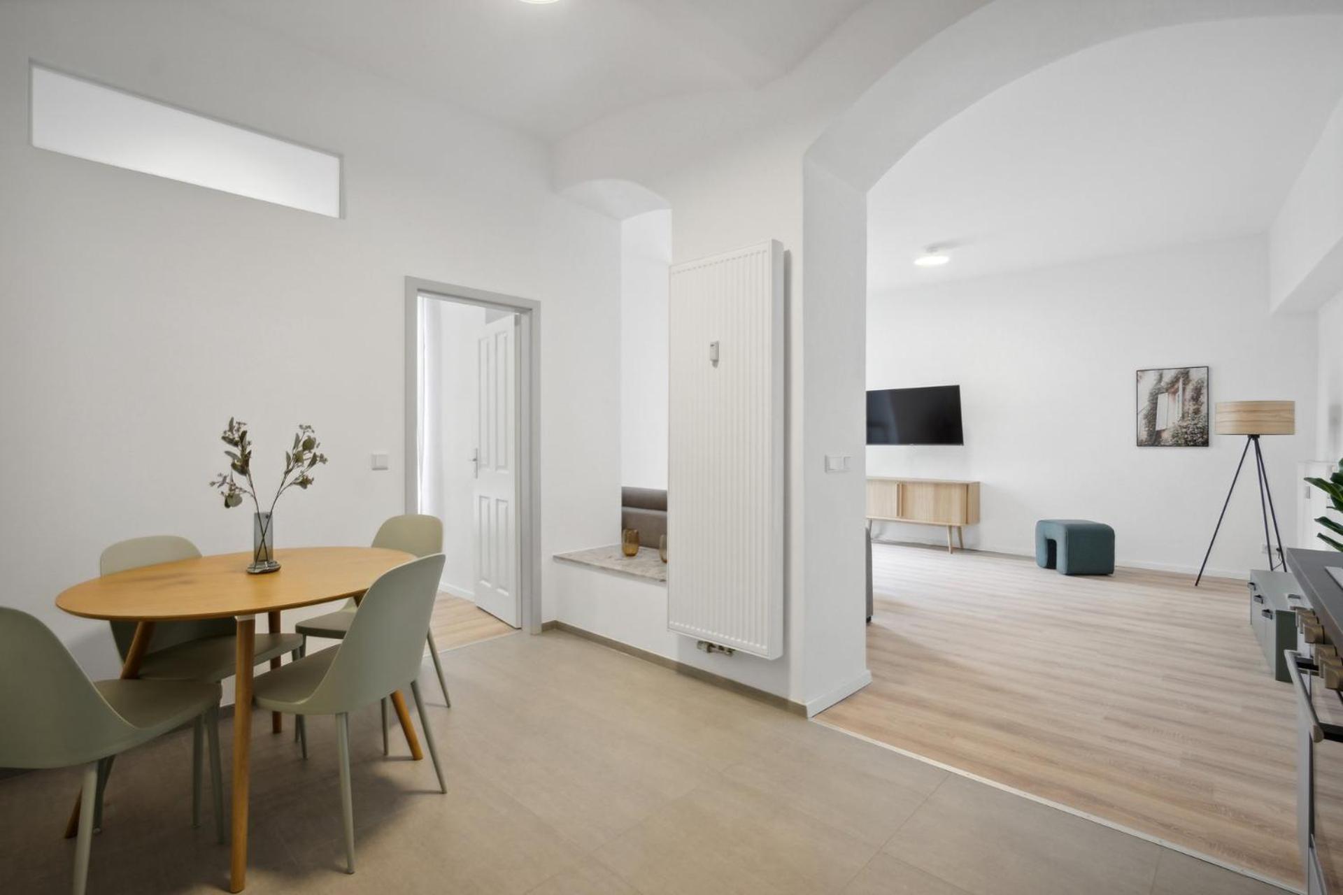 One-Bedroom Suite - Photo 12