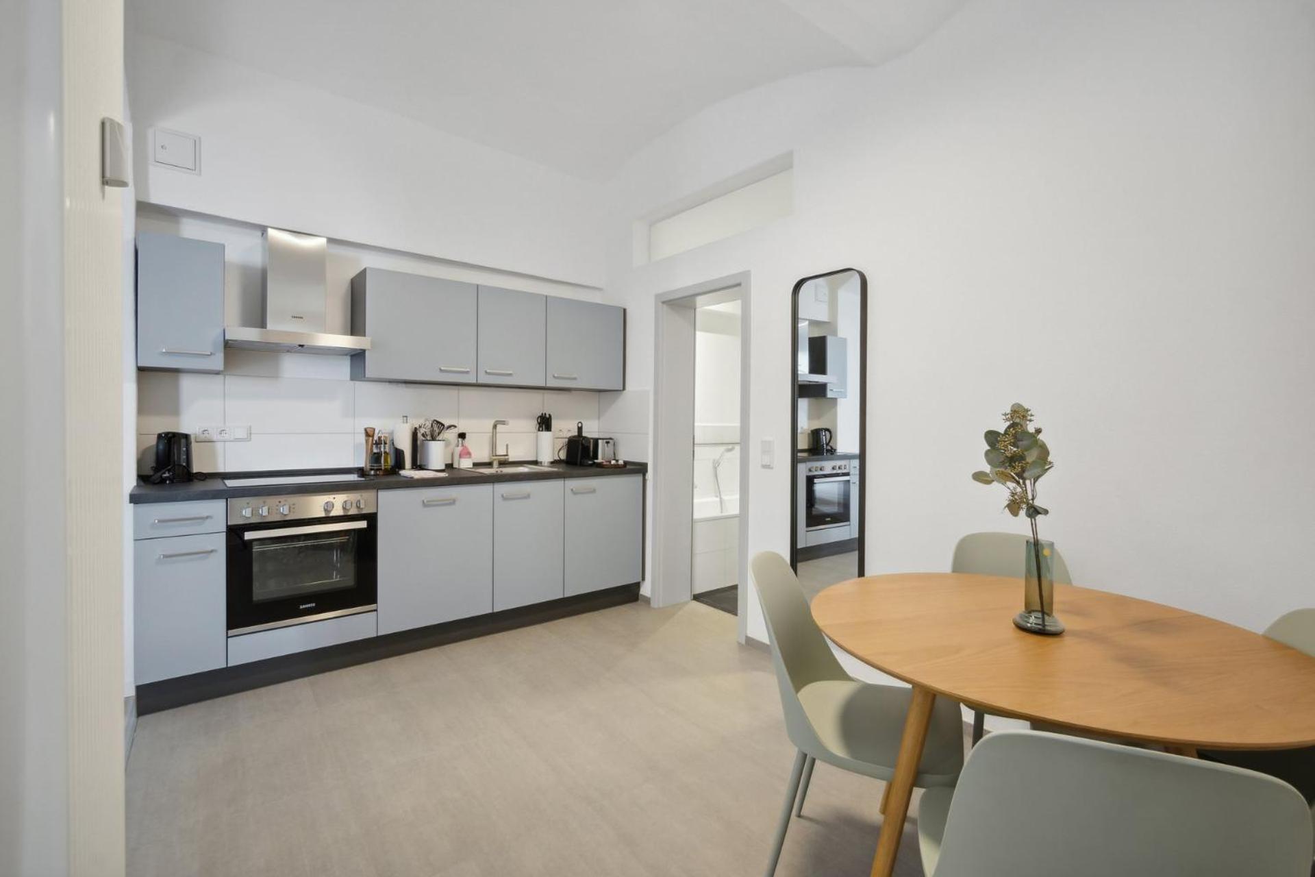 One-Bedroom Suite - Photo 3