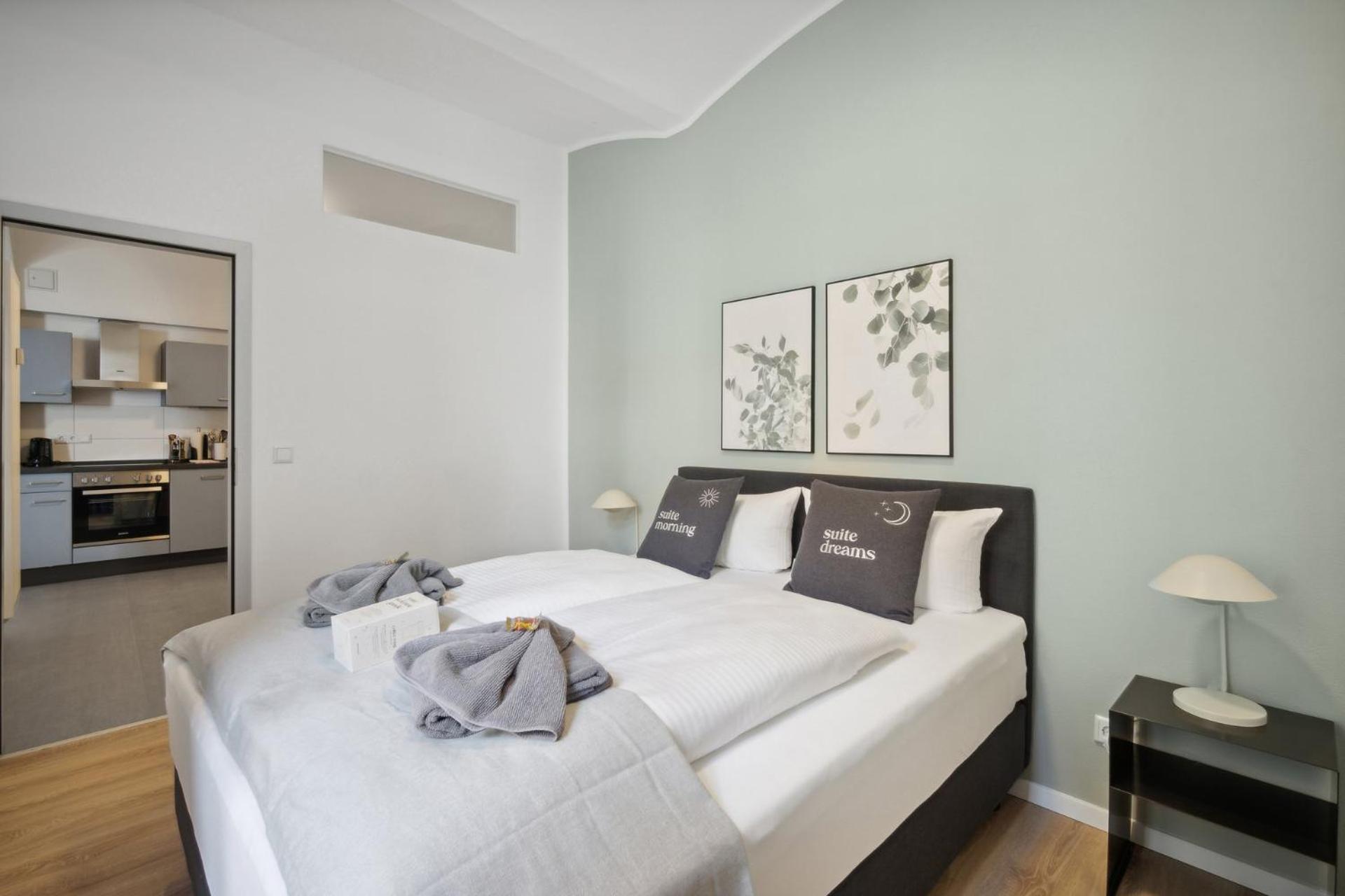 One-Bedroom Suite - Photo 11