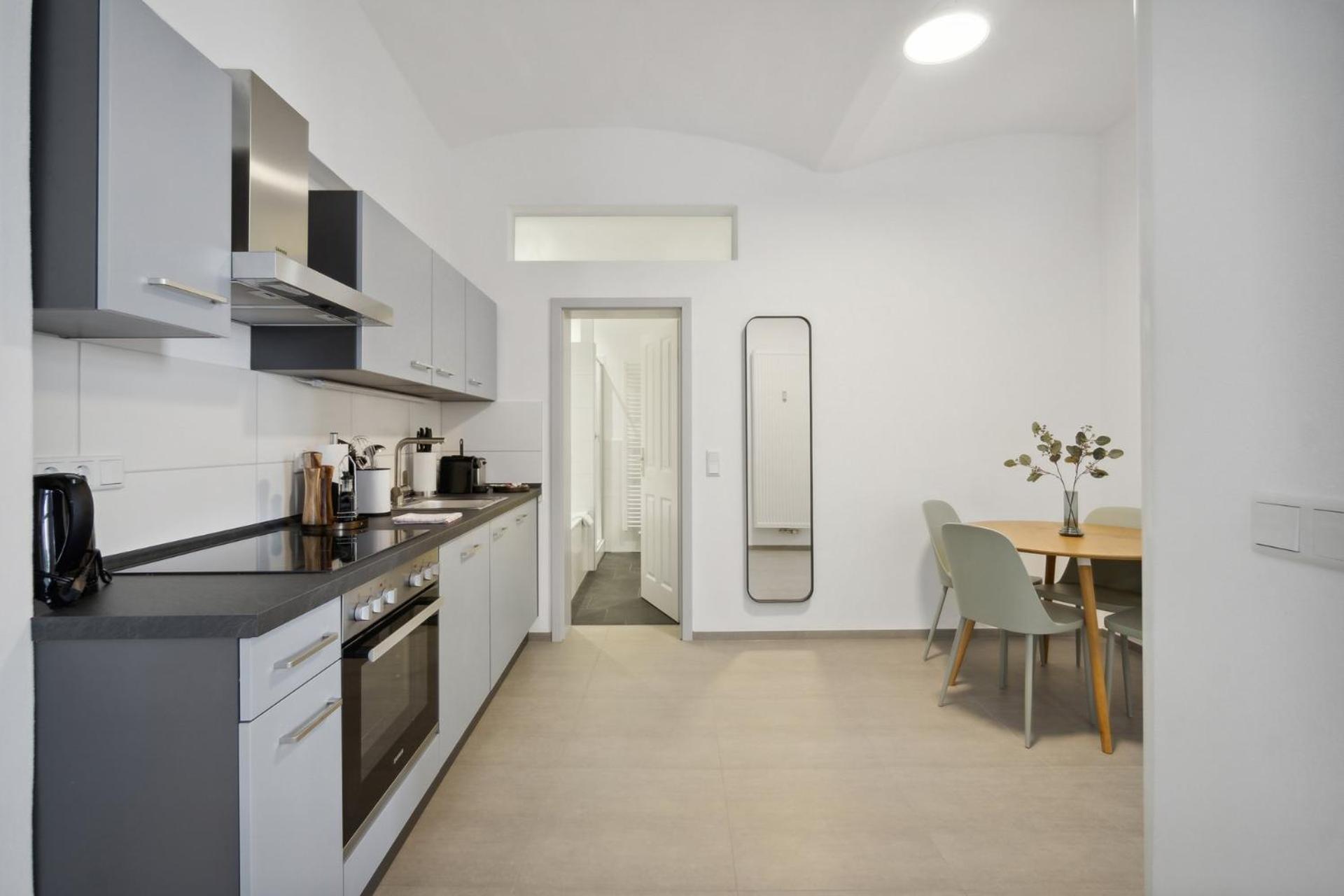 One-Bedroom Suite - Photo 10