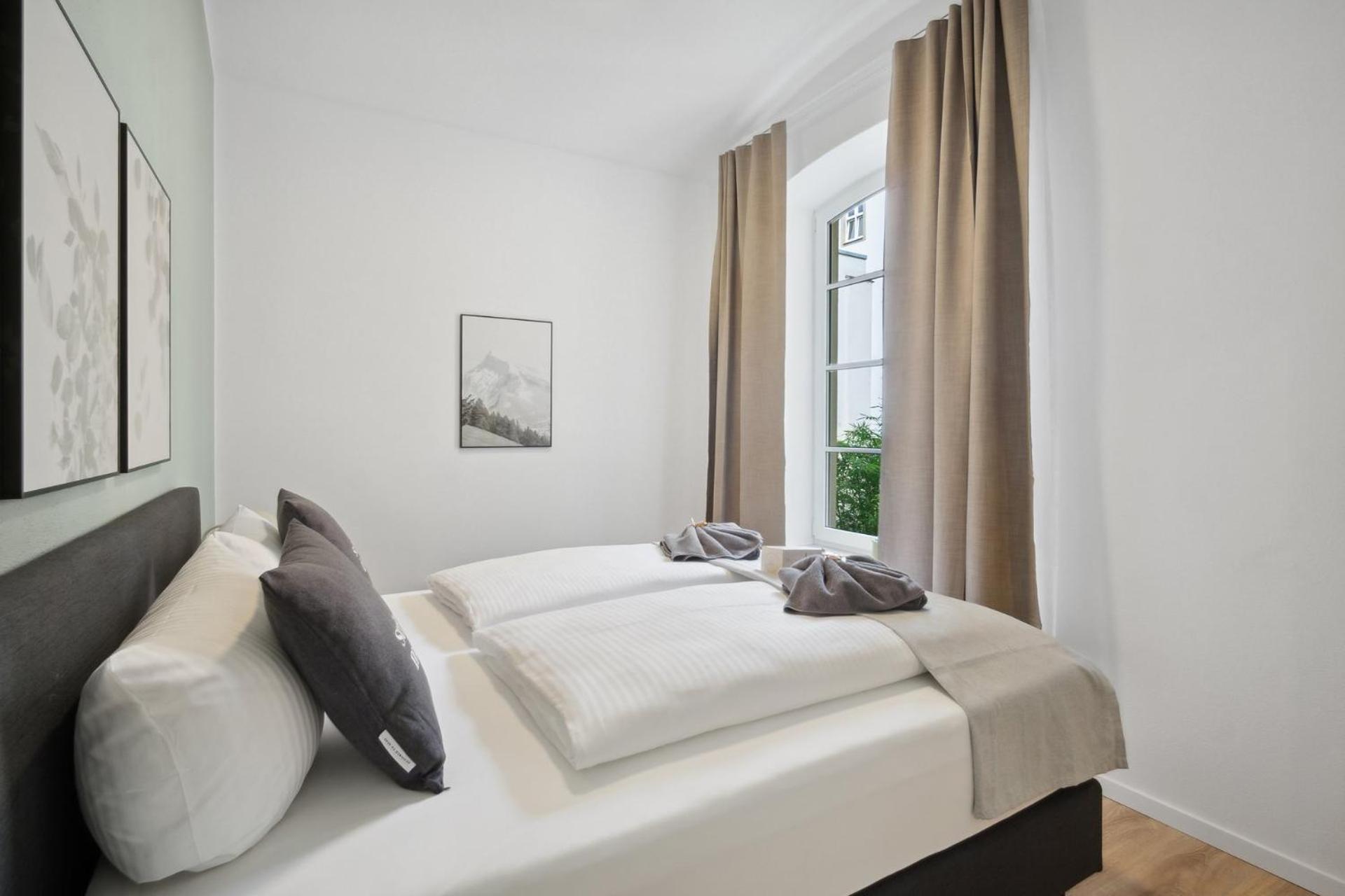 One-Bedroom Suite - Photo 8