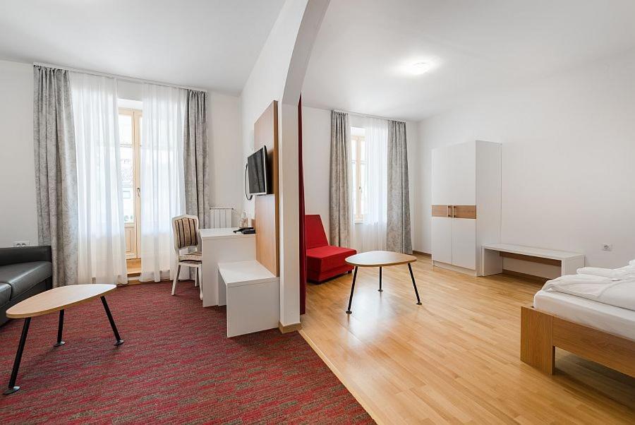 Superior Suite - Photo 3