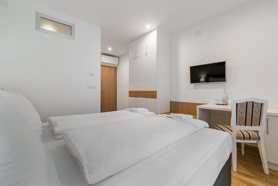 Superior Double or Twin Room - Photo 2
