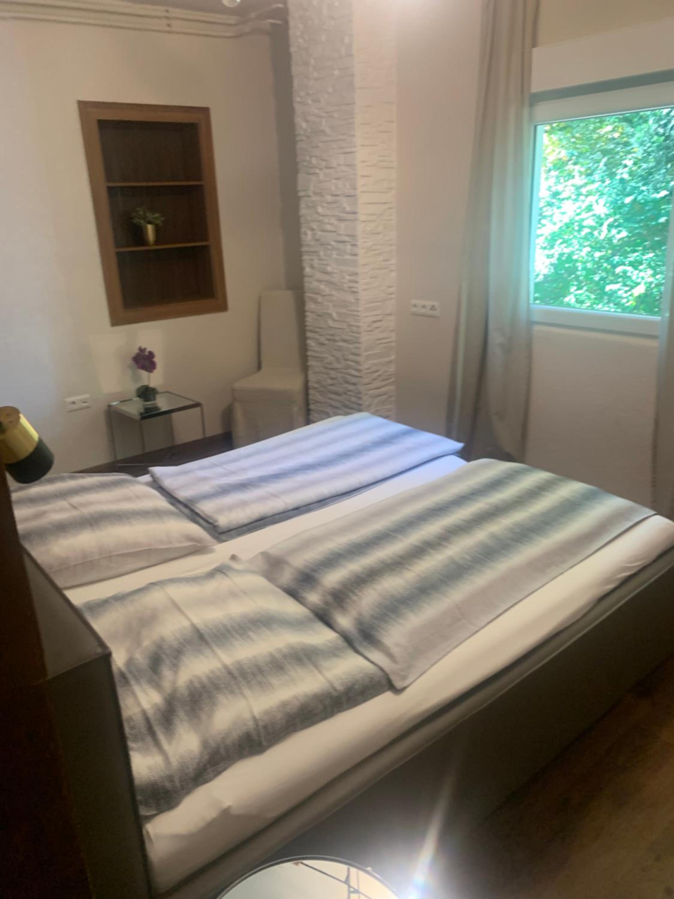 Large Double Room photo 3