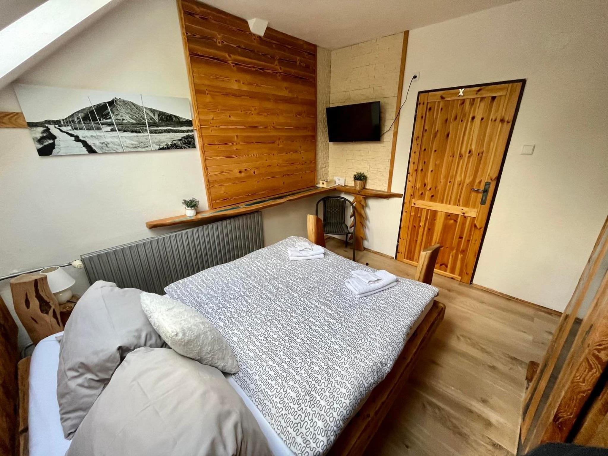 Double Room with Private Bathroom photo 2