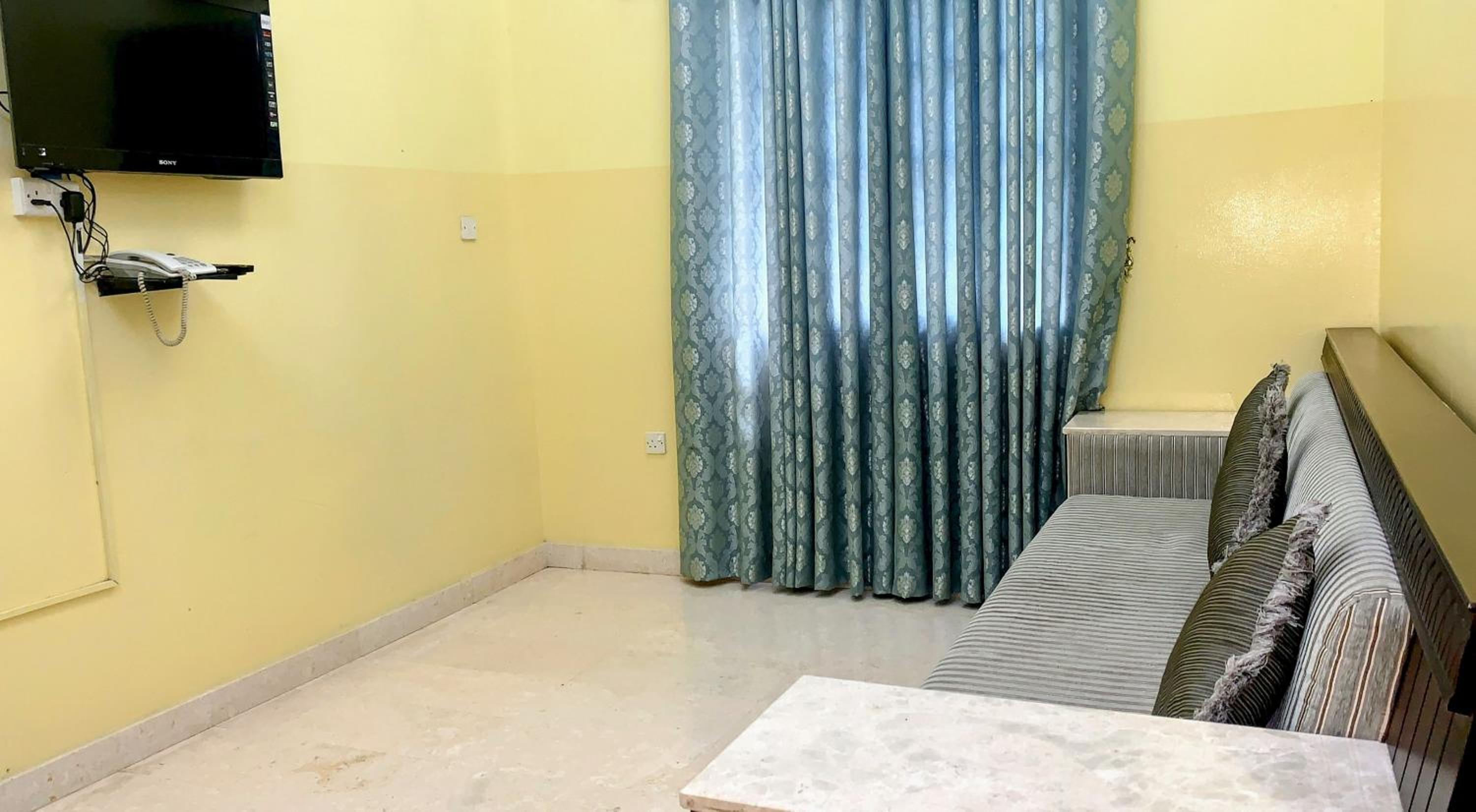Studio Apartment photo 3