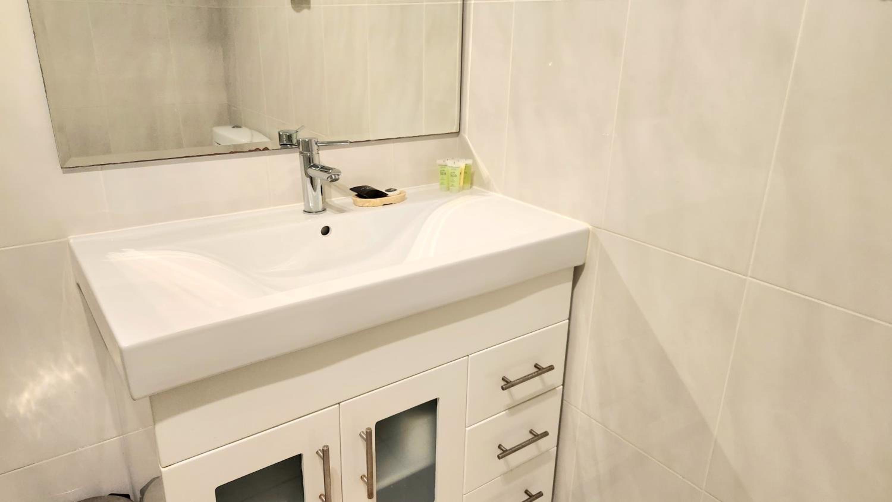 King Suite with Spa Bath photo 2