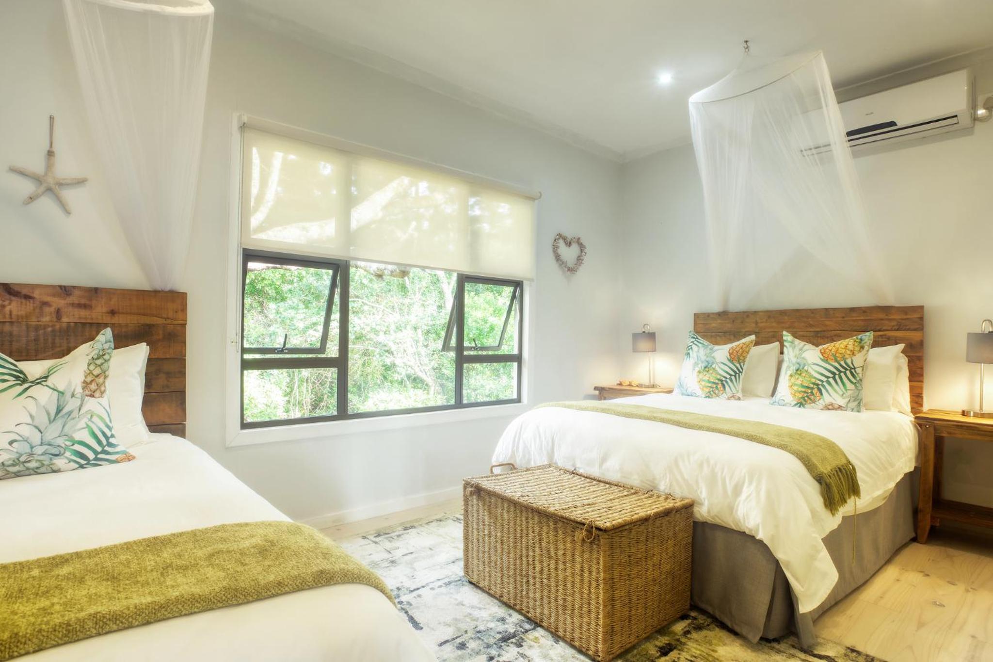 Five-Bedroom House photo 1