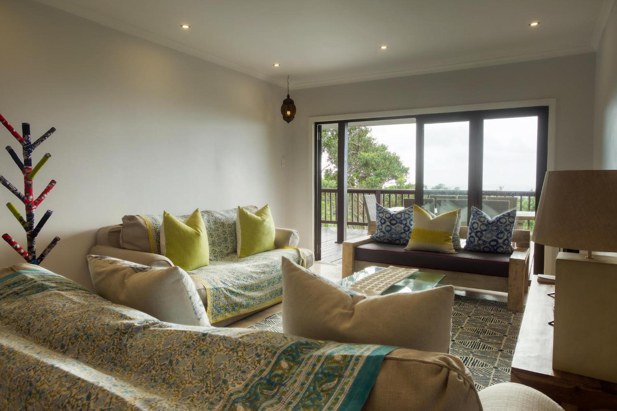 Five-Bedroom House photo 2
