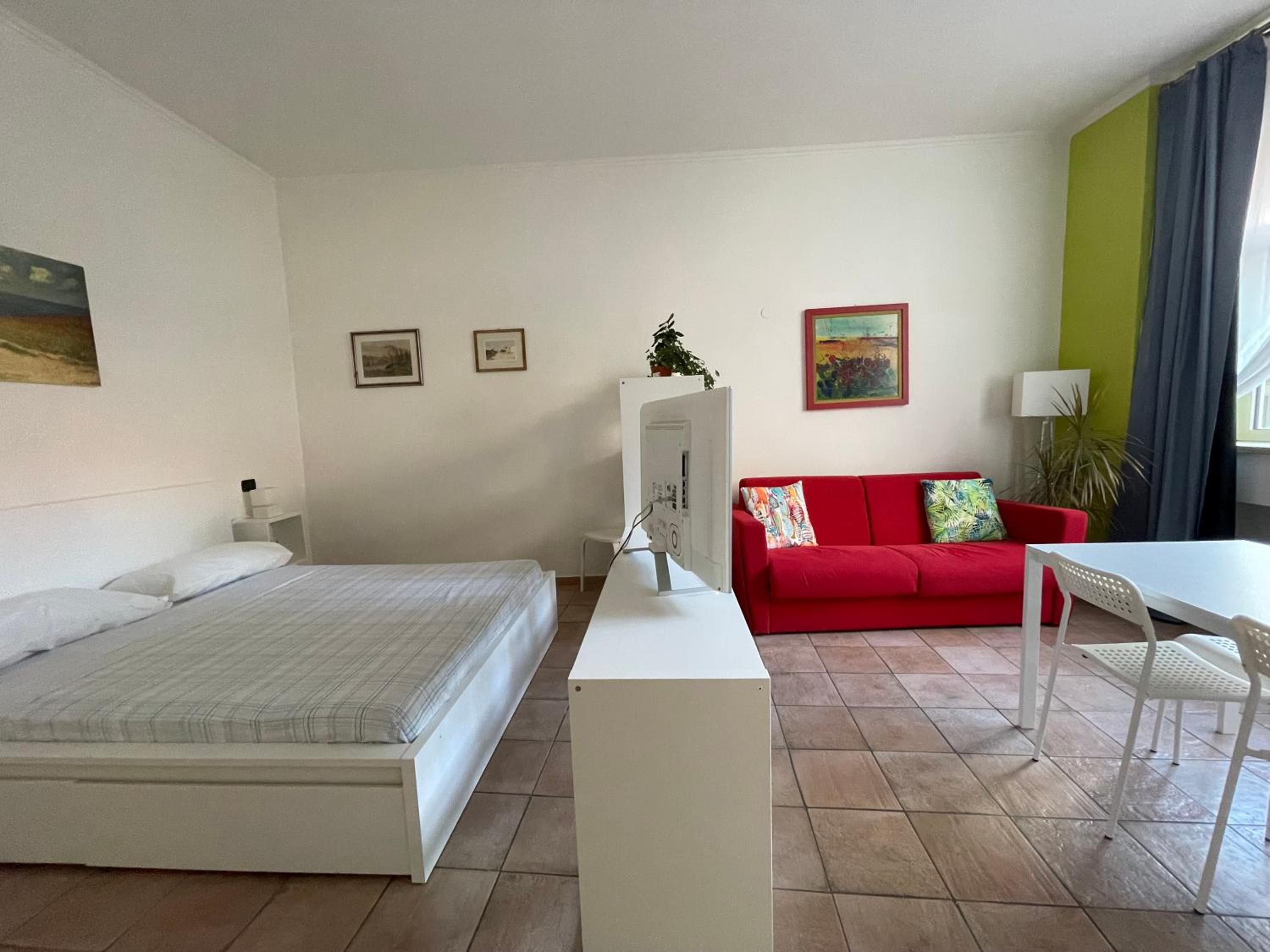 Studio Apartment photo 1