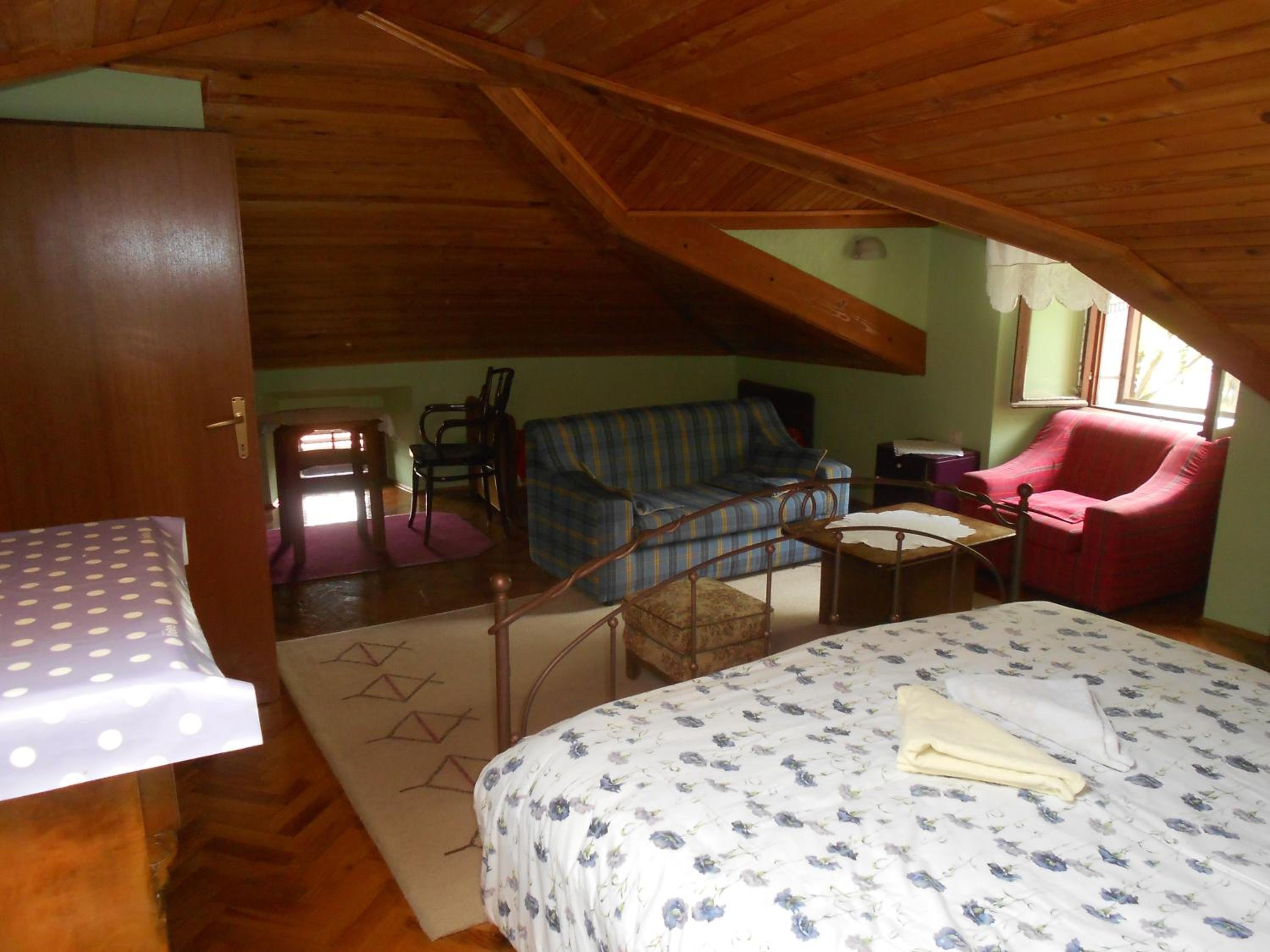 Double Room - Photo 7