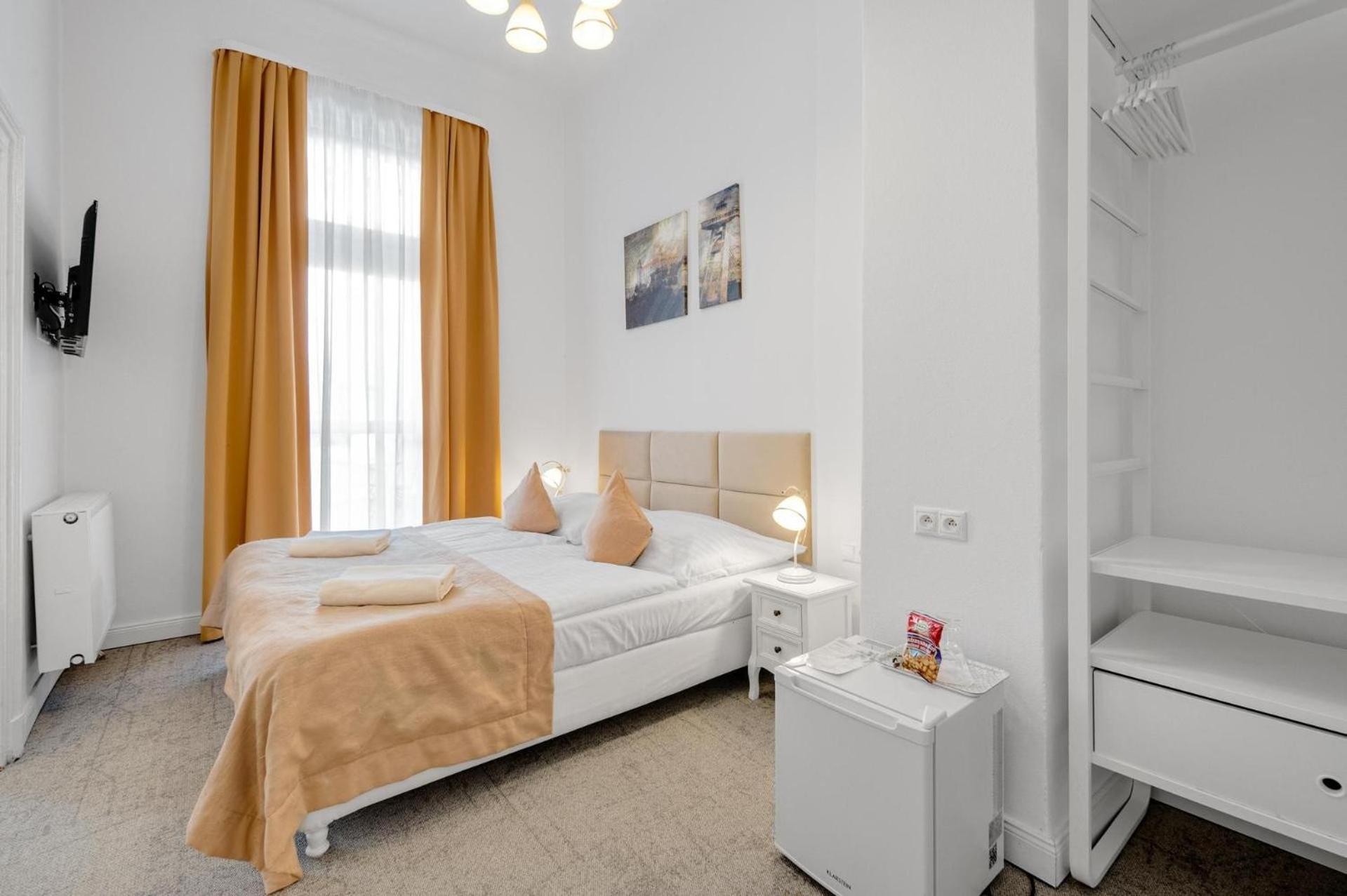 Triple Room with Balcony - Photo 1