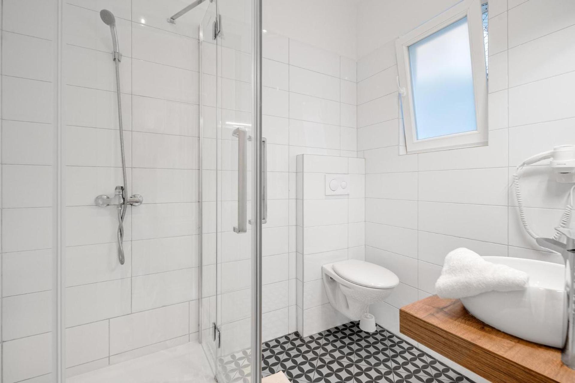 Triple Room with Balcony - Photo 2