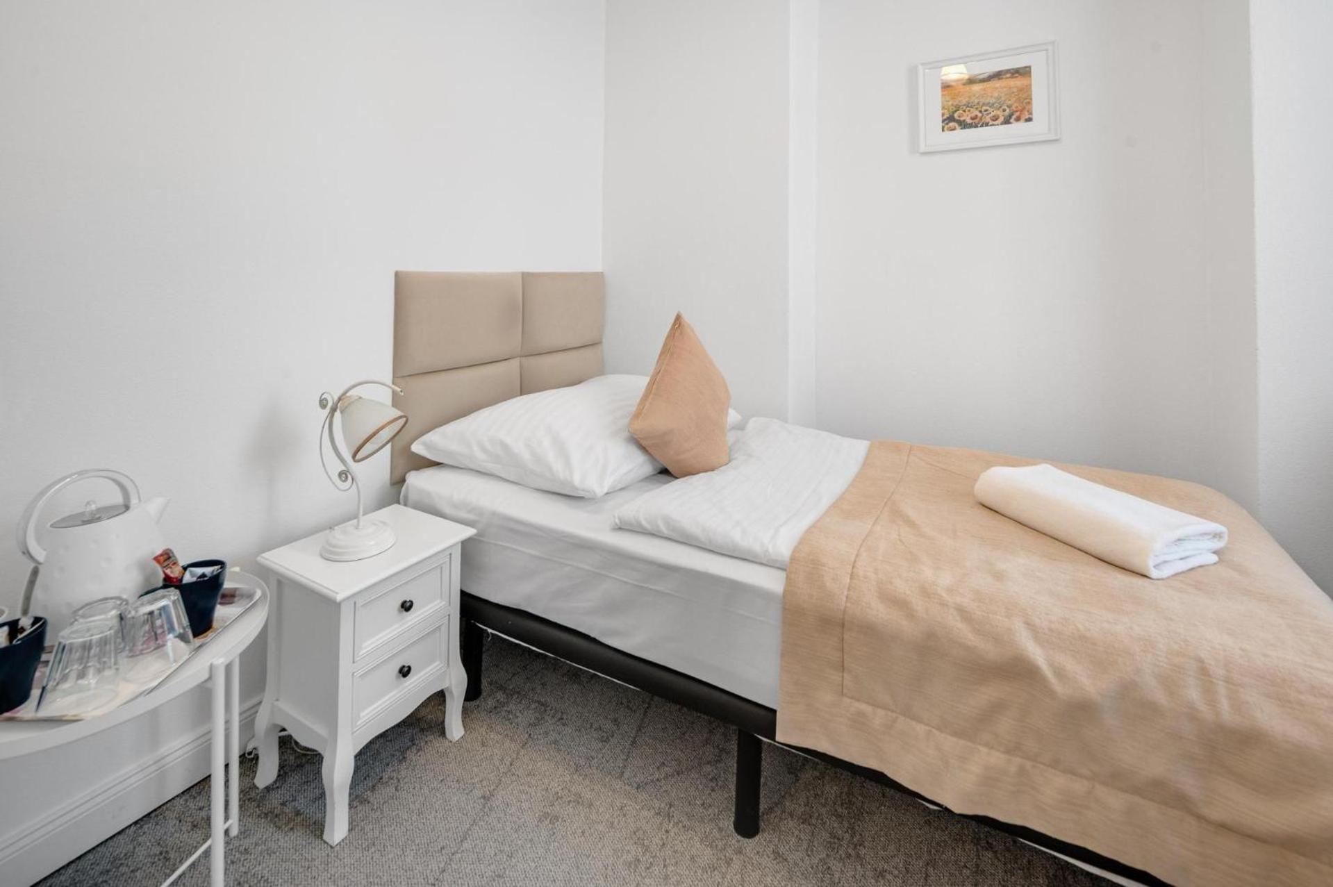 Triple Room with Balcony - Photo 5