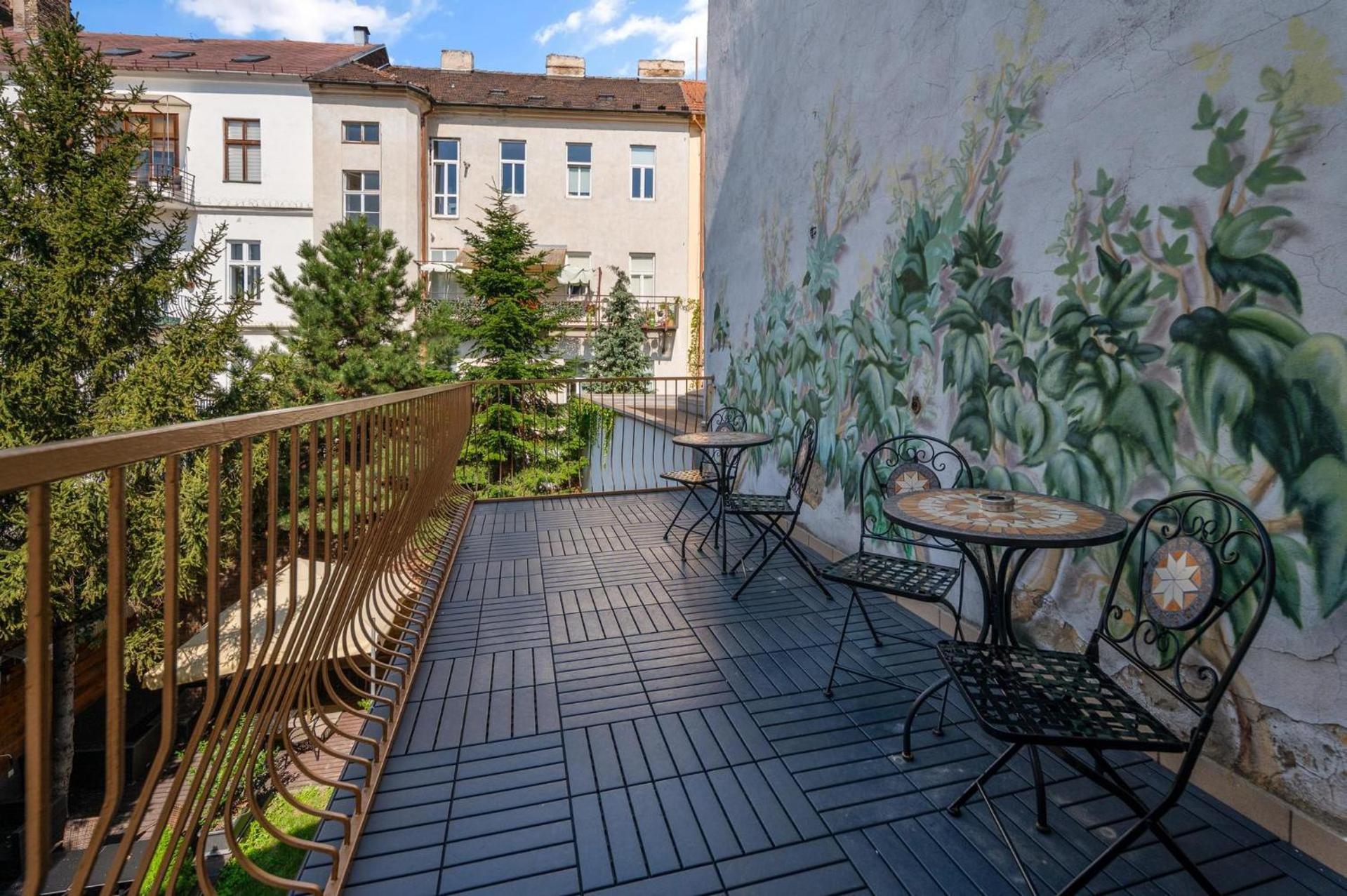 Triple Room with Balcony - Photo 3