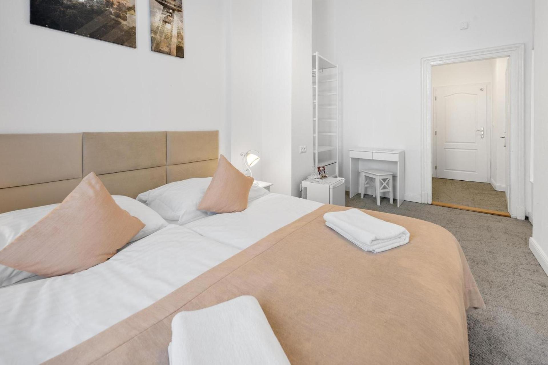 Triple Room with Balcony - Photo 4