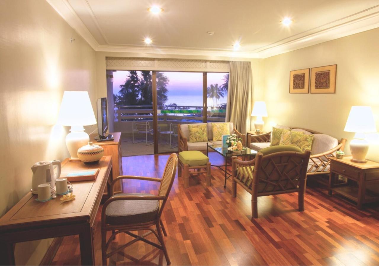 One-Bedroom Suite - Photo 2