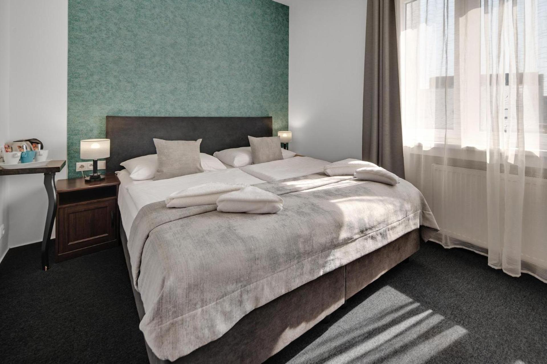Standard Double Room - Photo 3