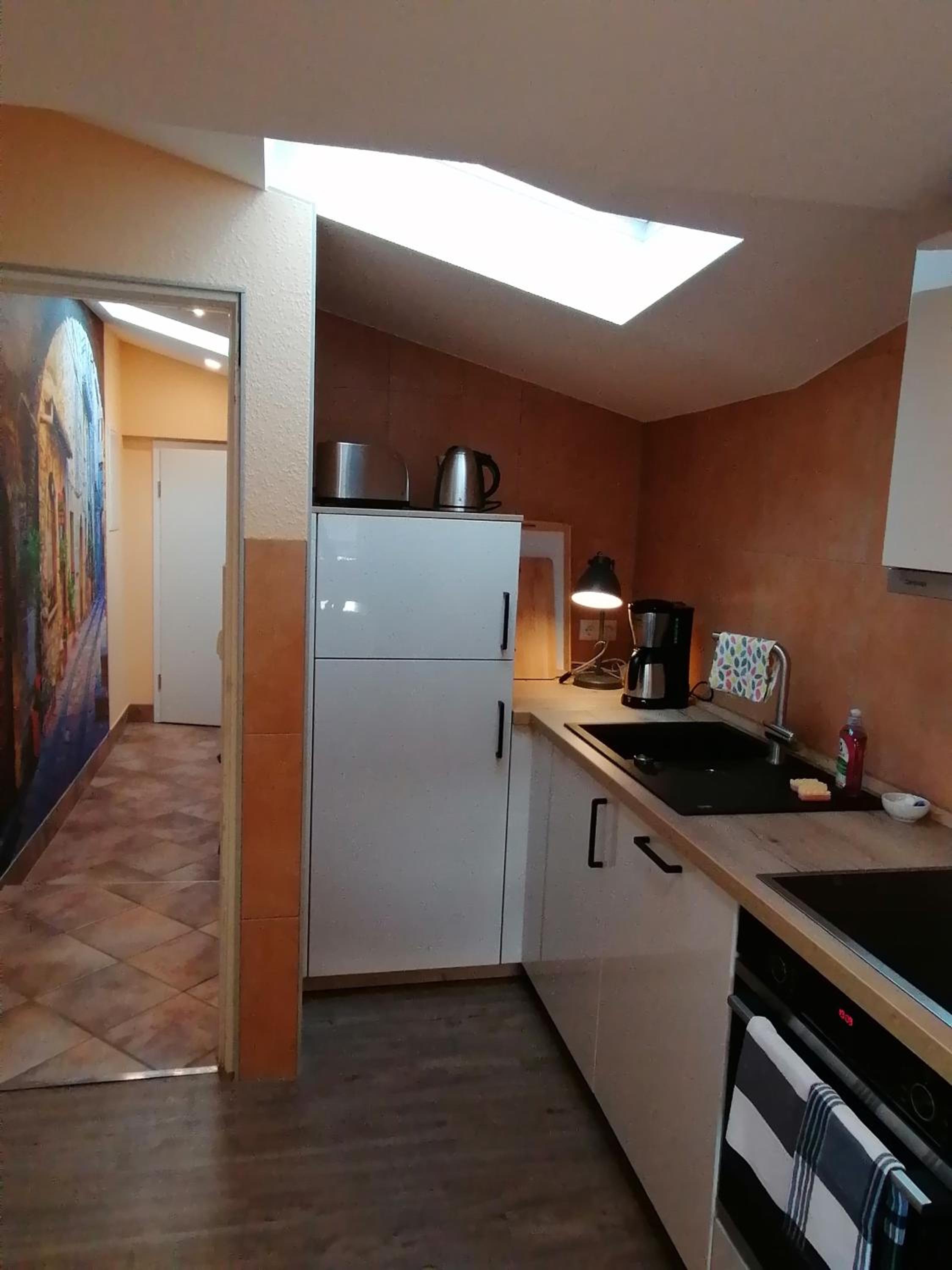 Apartment with Mountain View - Photo 11