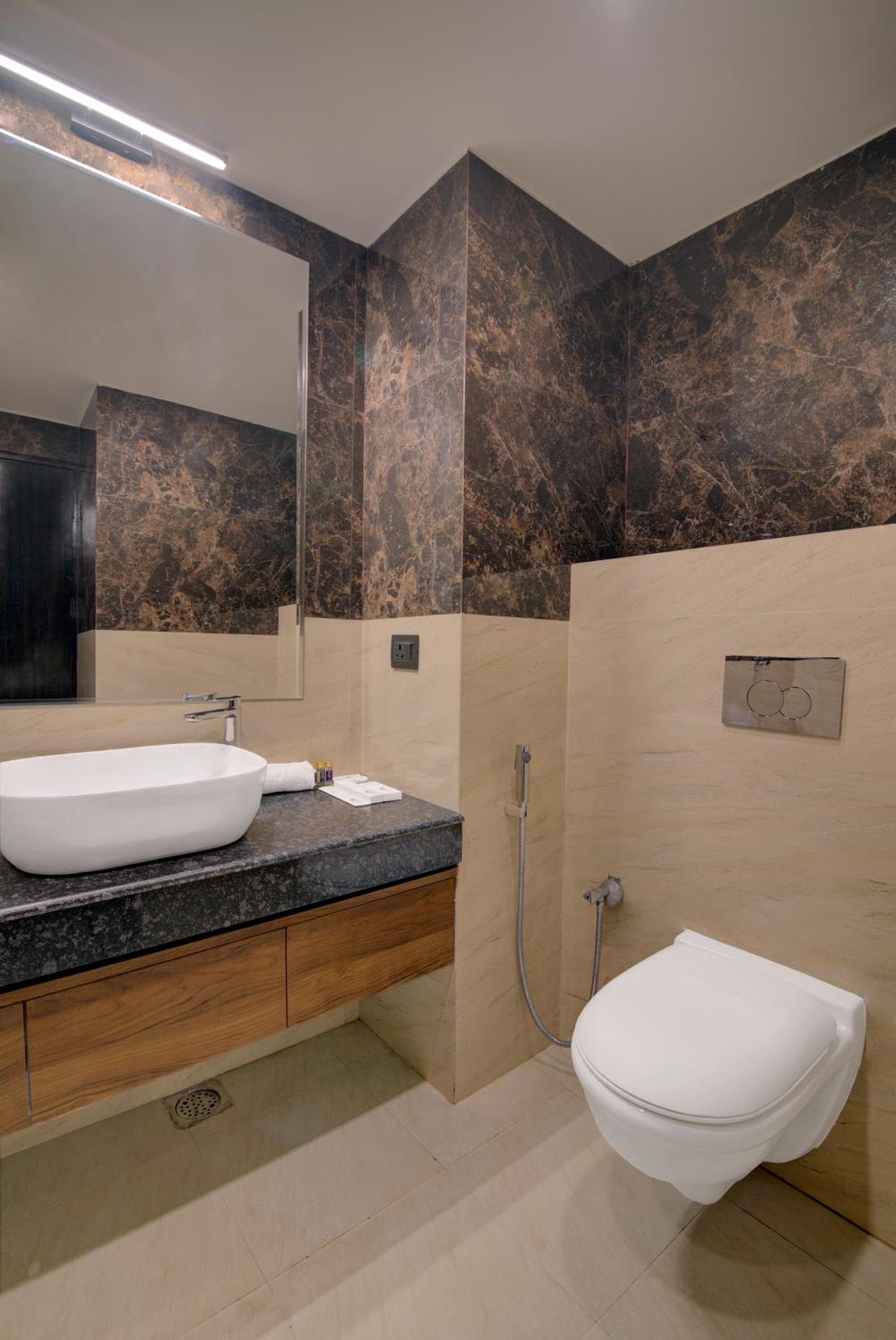 Super Deluxe Rooms with Balcony photo 2