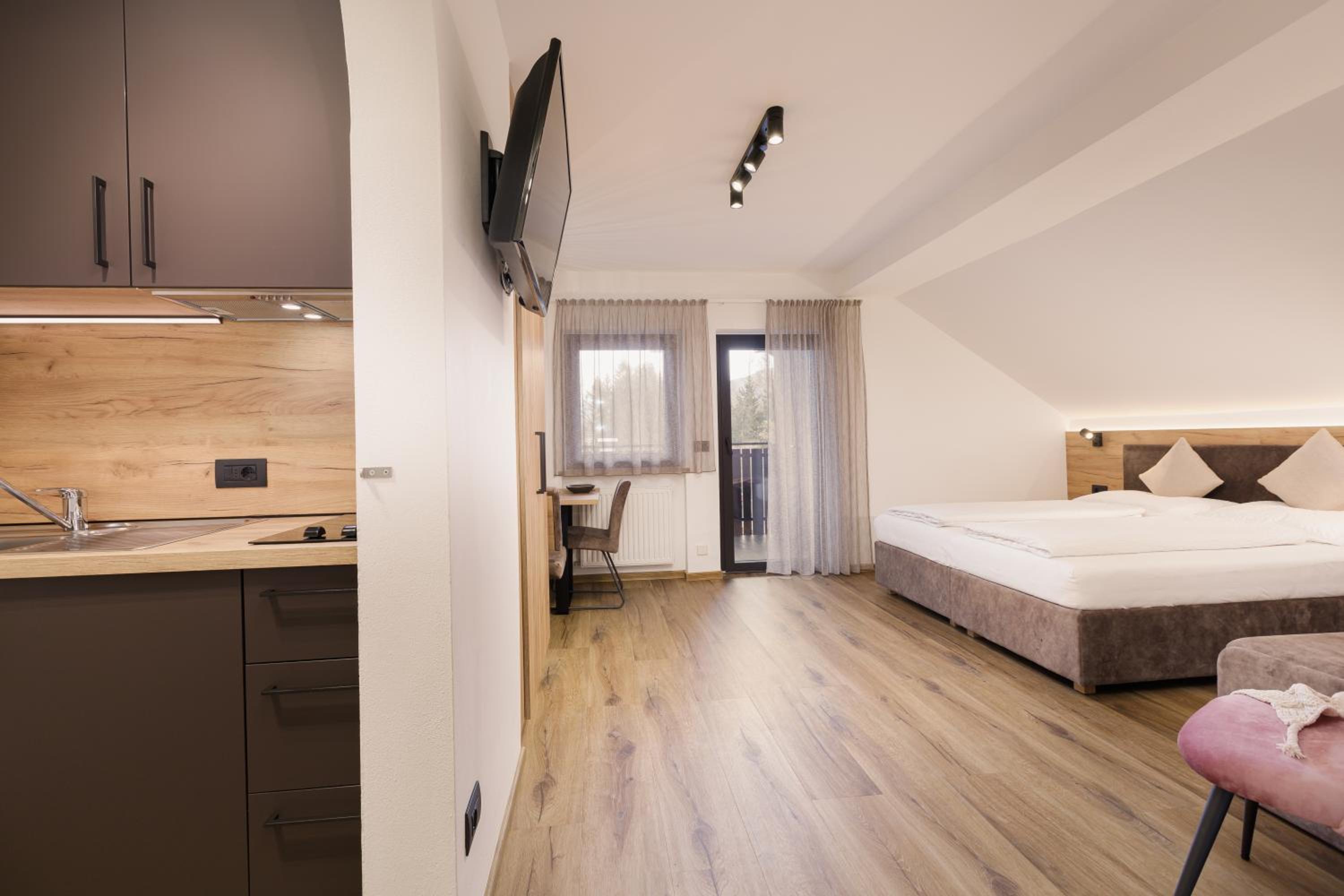 Studio Apartment - Photo 9