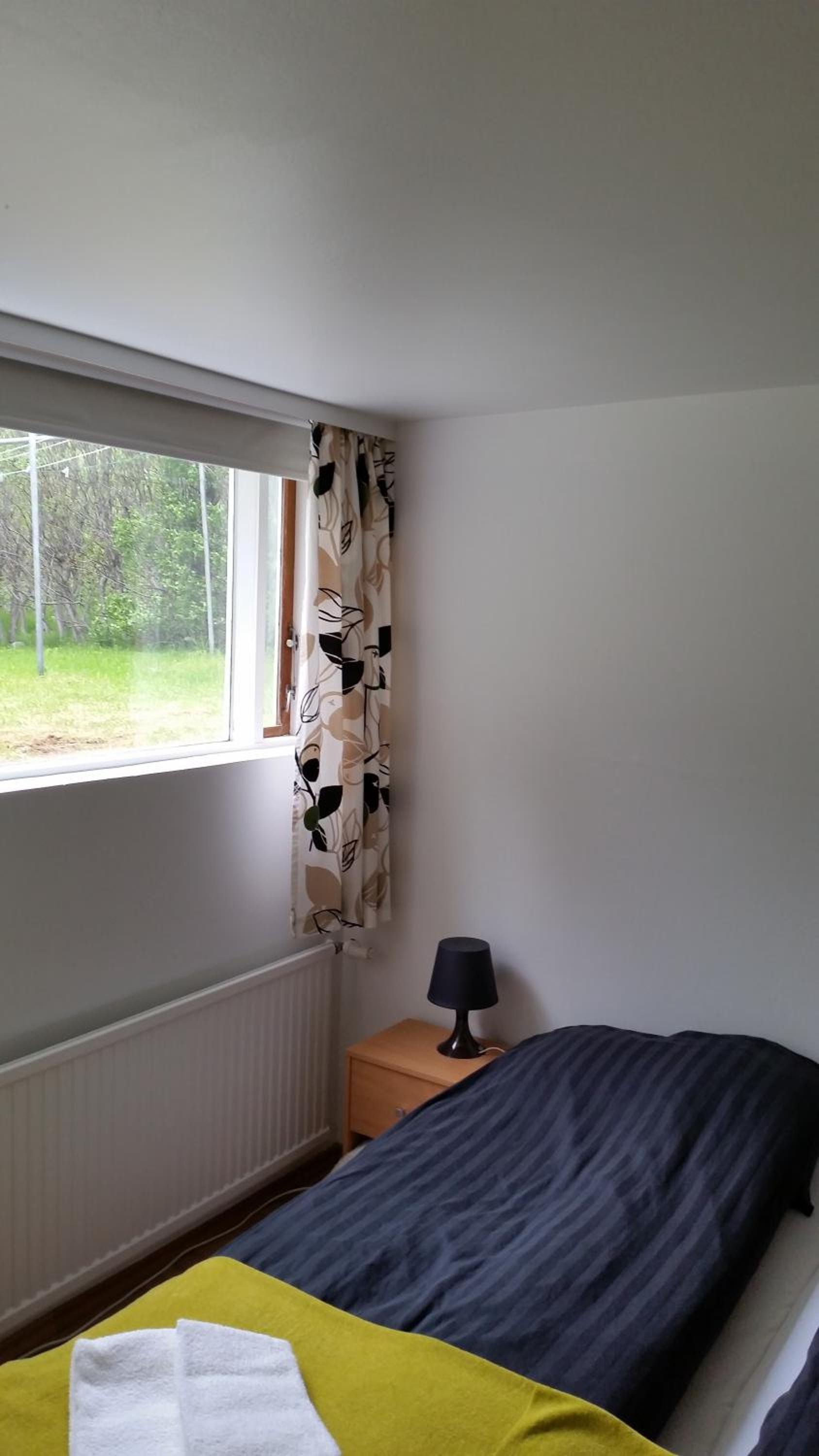Twin Room with Bathroom - Photo 11