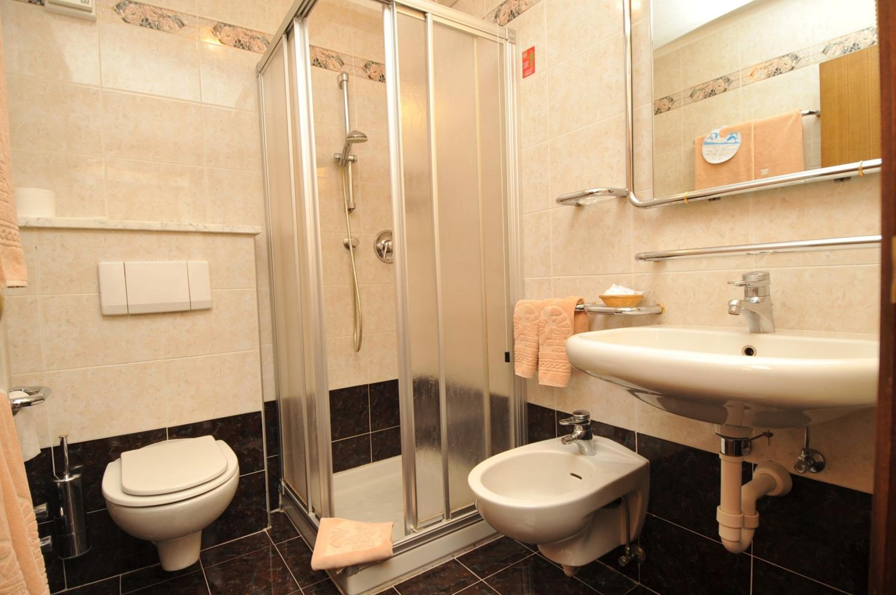 Classic Double or Twin Room photo 2