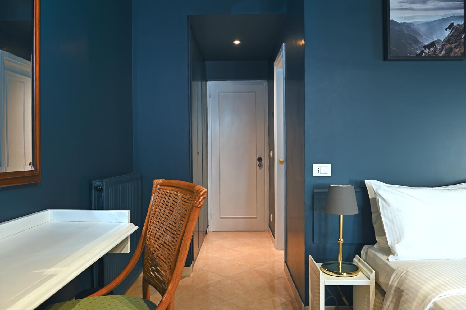 Triple Room with View - Photo 3
