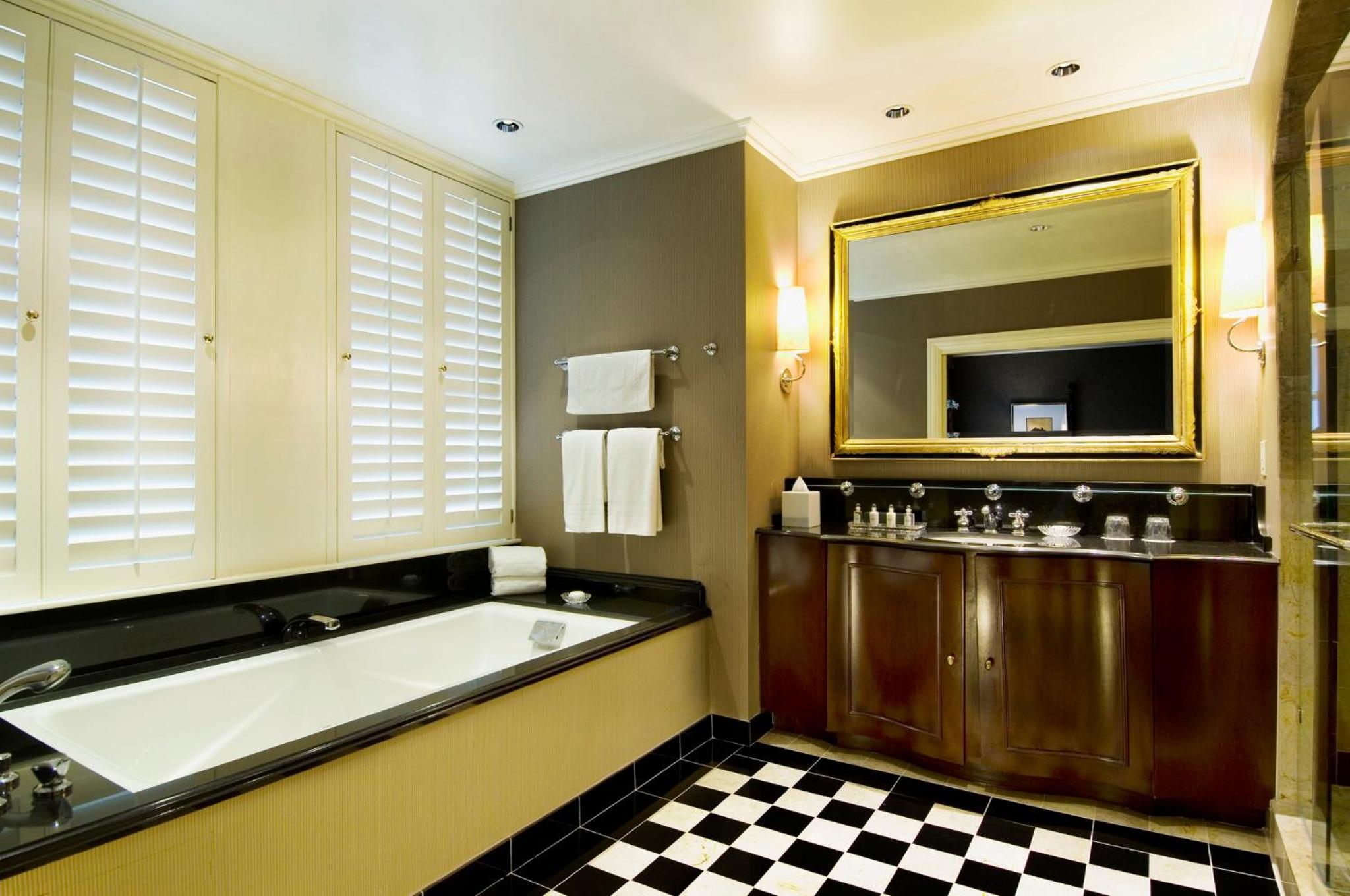 One-Bedroom Suite with City View