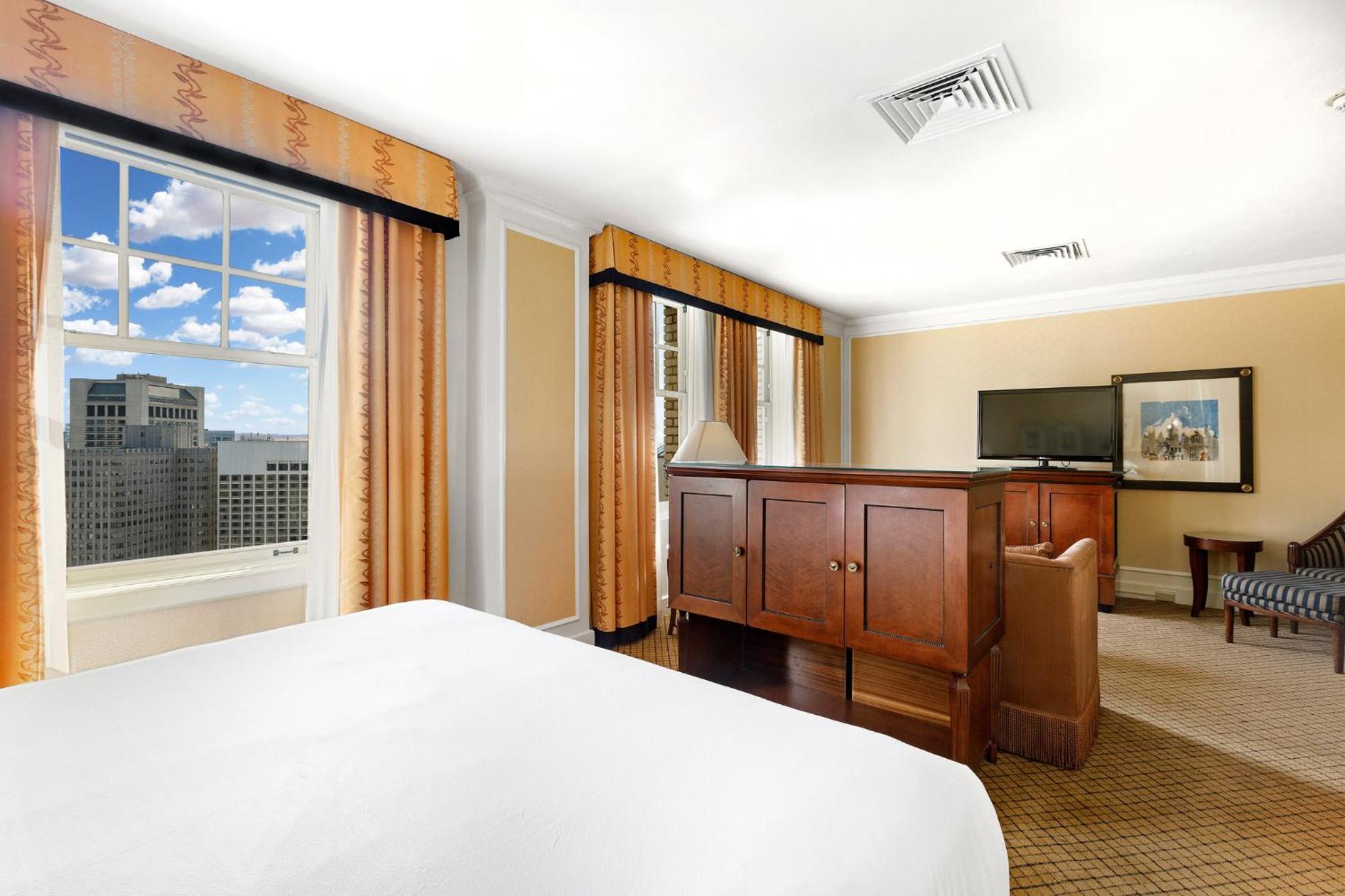 Junior King Suite - Photo 3