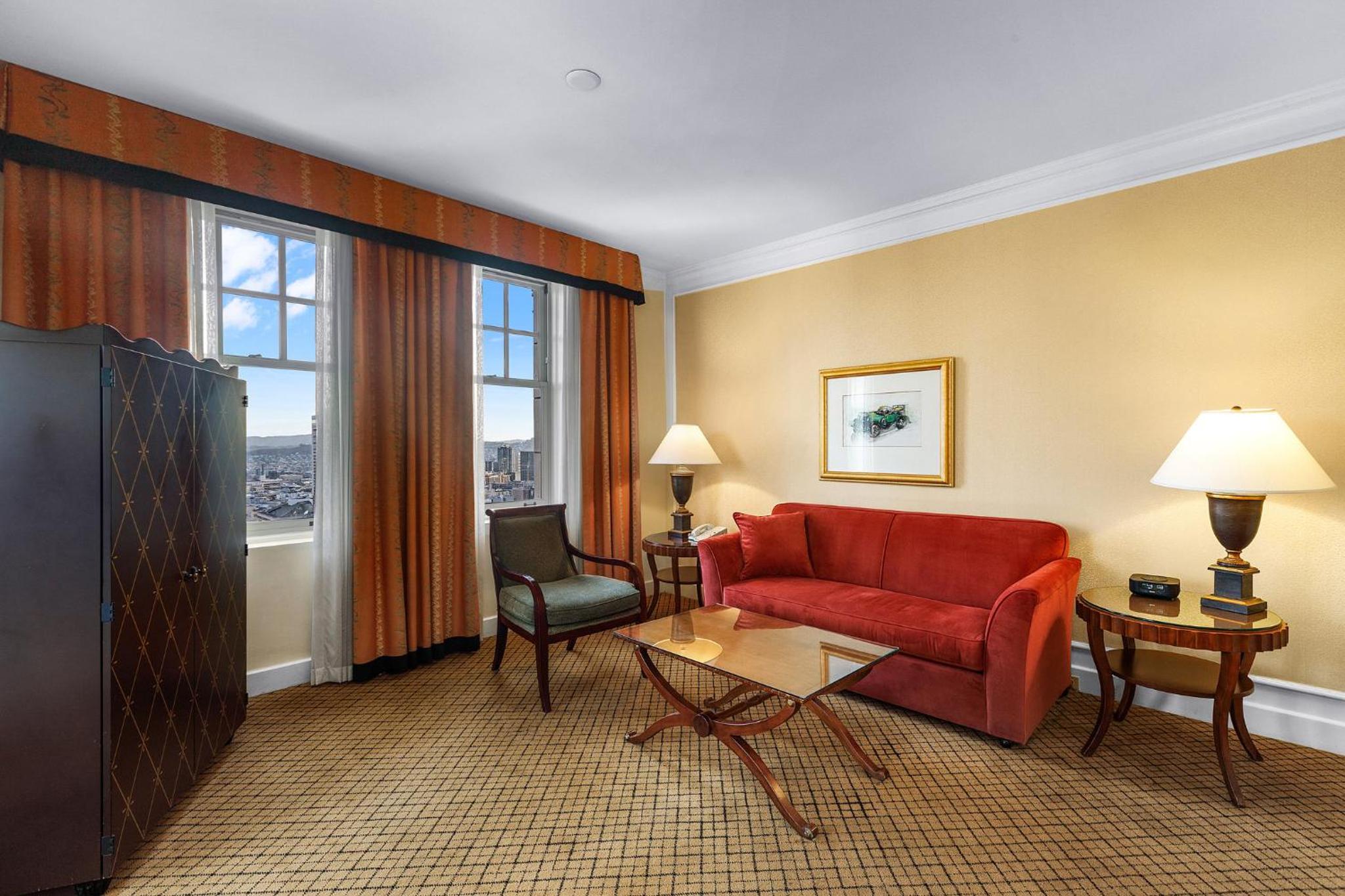 One-Bedroom Suite with Sunroom Access