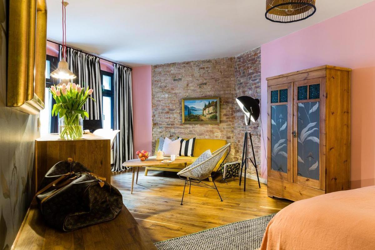 Apartment photo 2