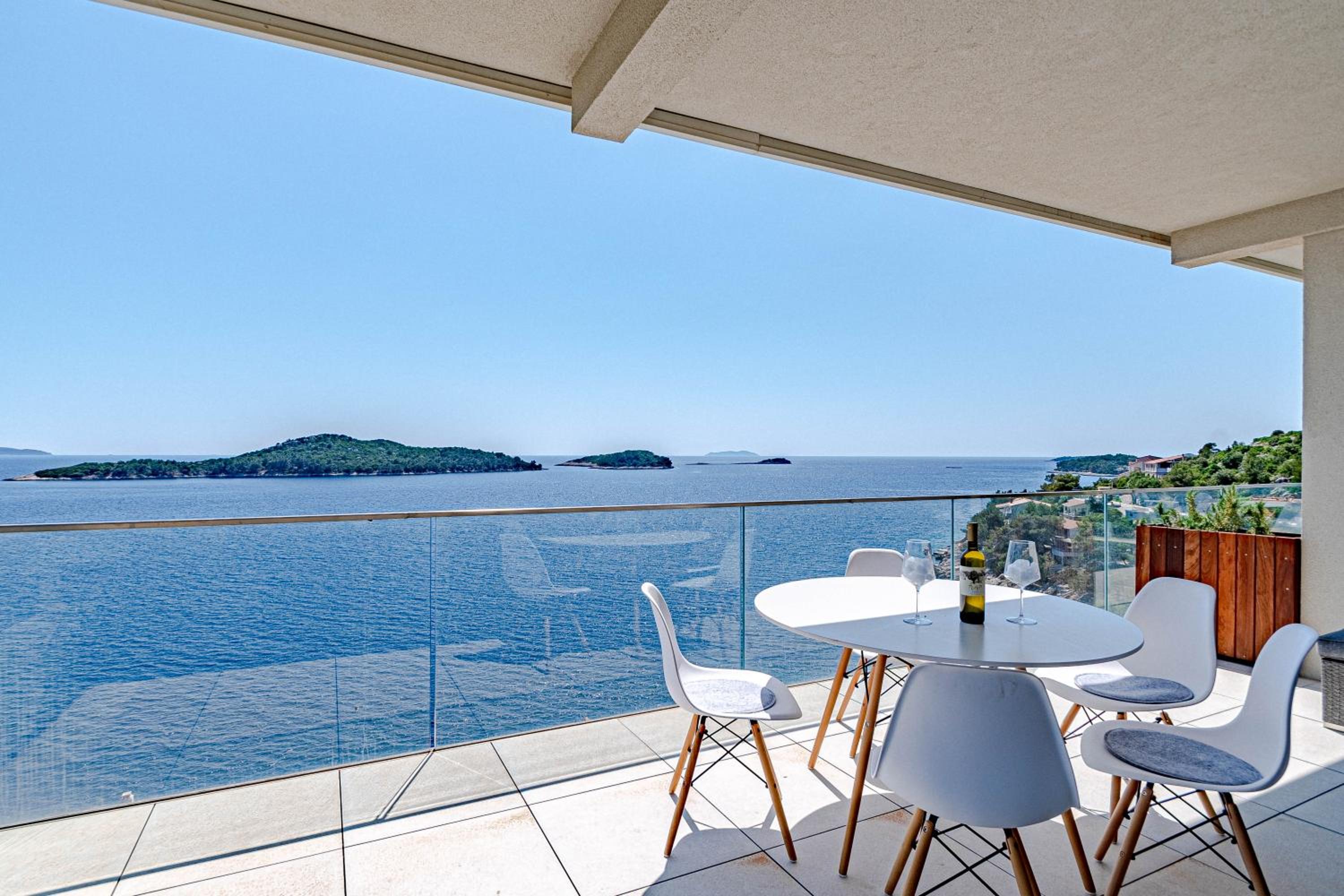 Apartment with Sea View photo 2