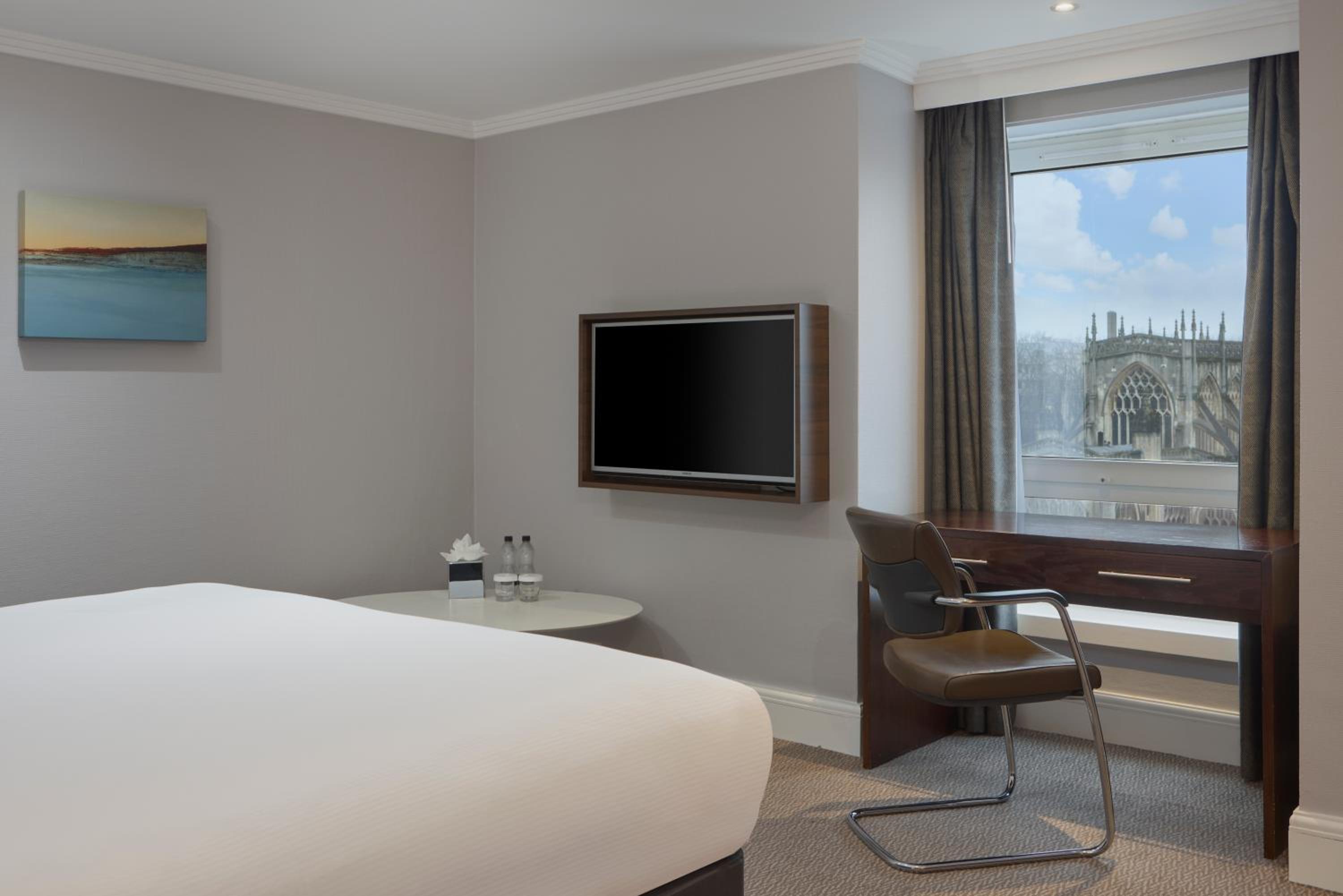 Deluxe King Room - Photo 1