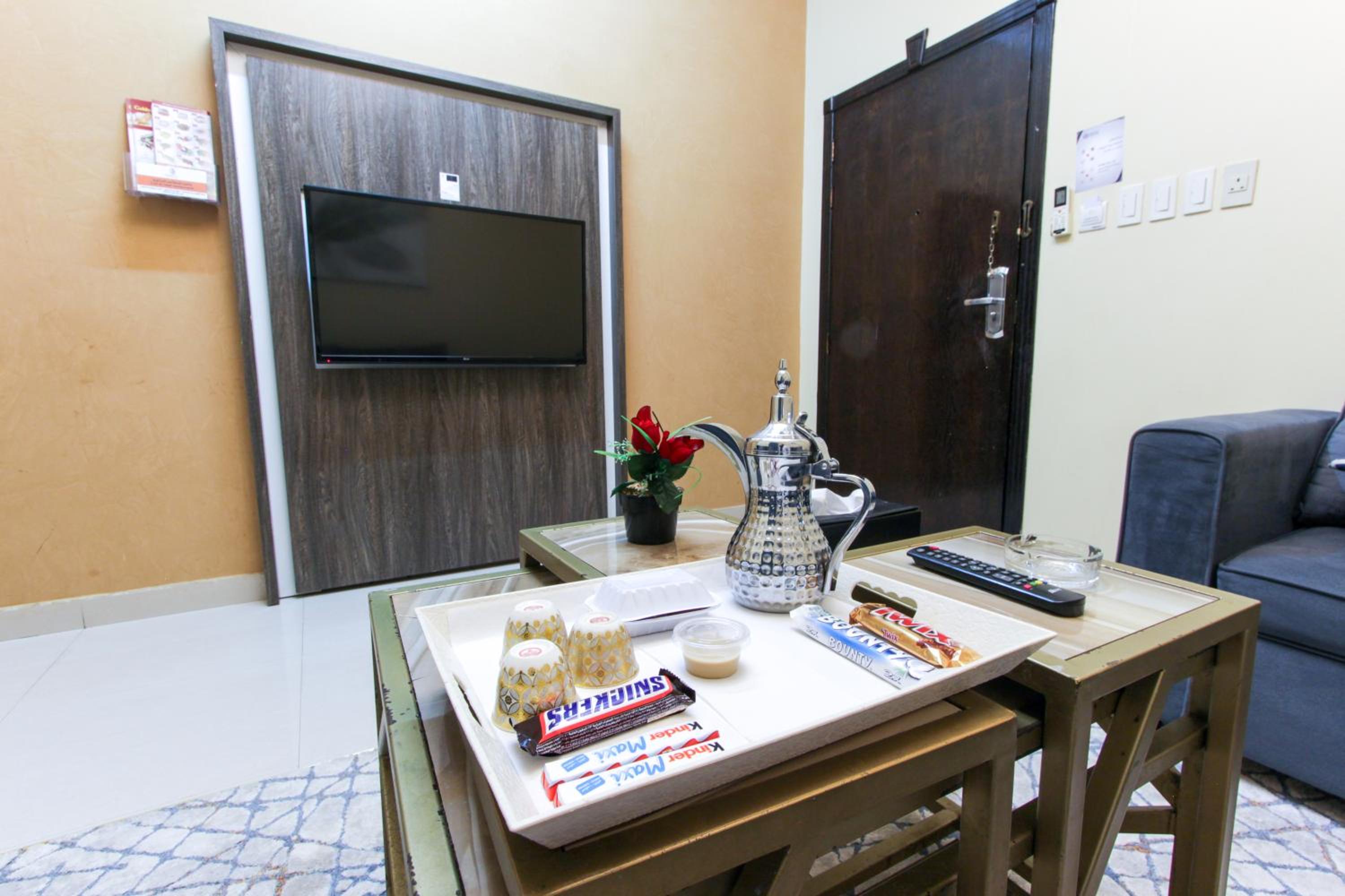 Studio Apartment photo 2