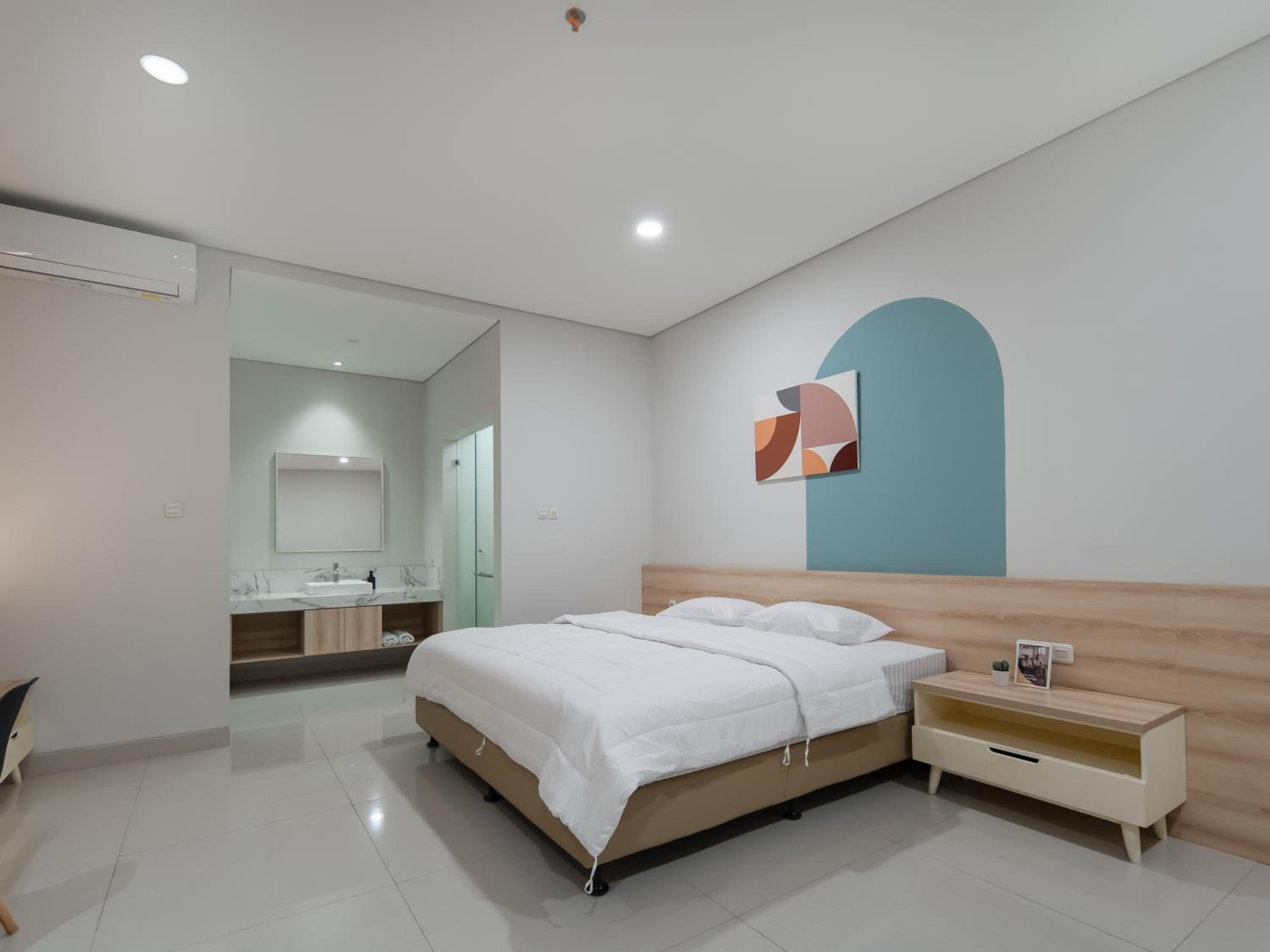 Standard King Room - Photo 1