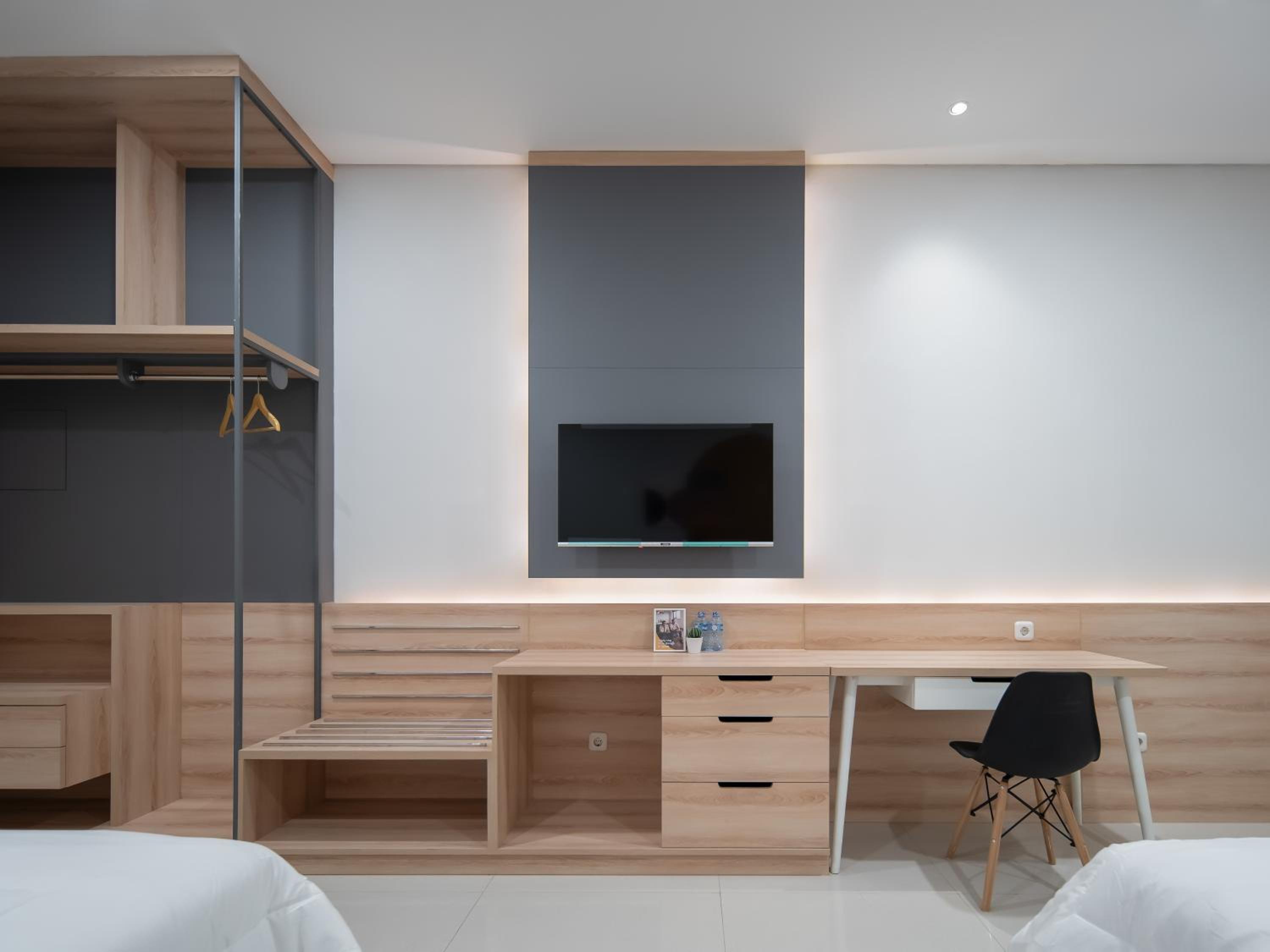 Standard King Room - Photo 5
