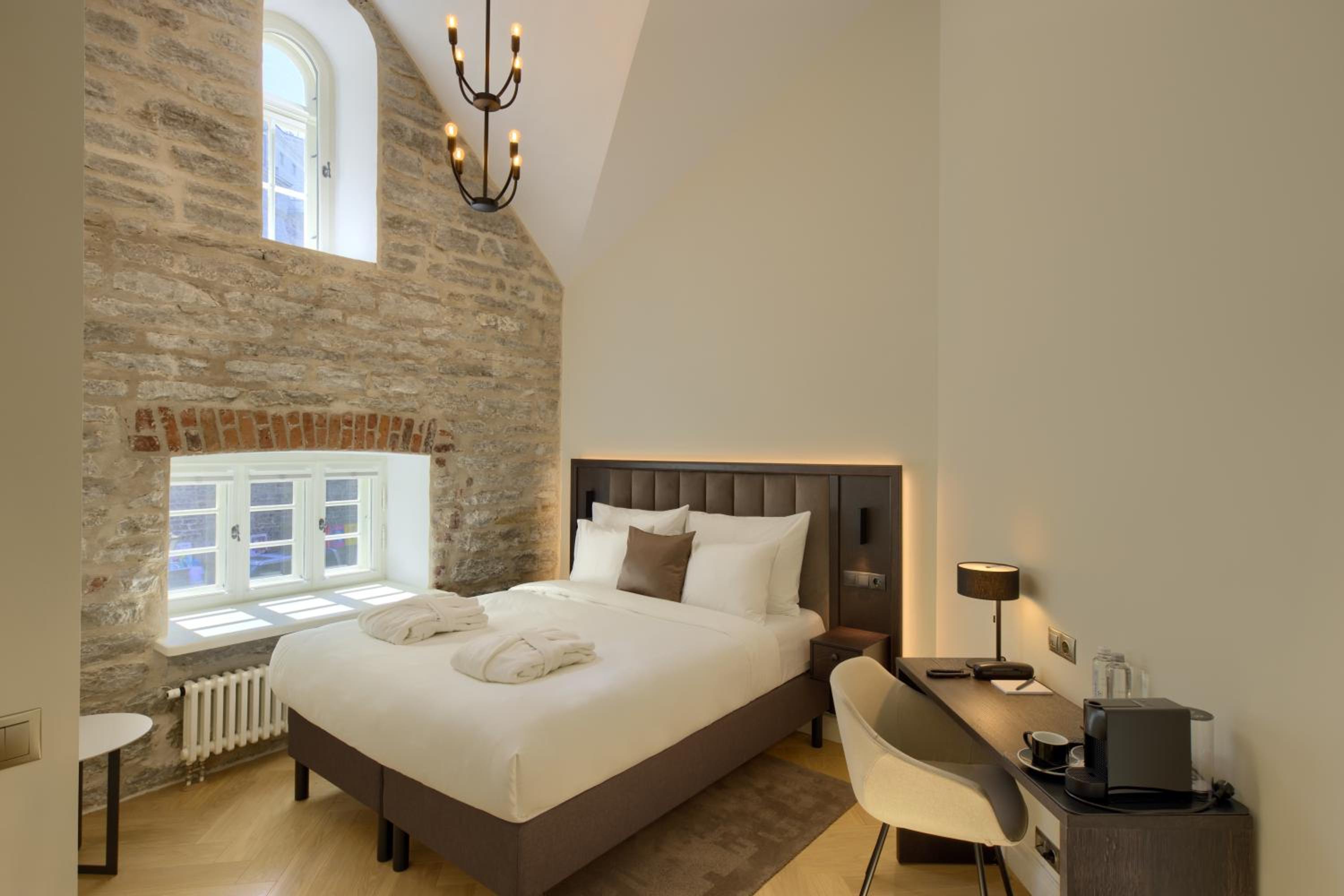 Historical Double Room with Spa Access - Photo 3