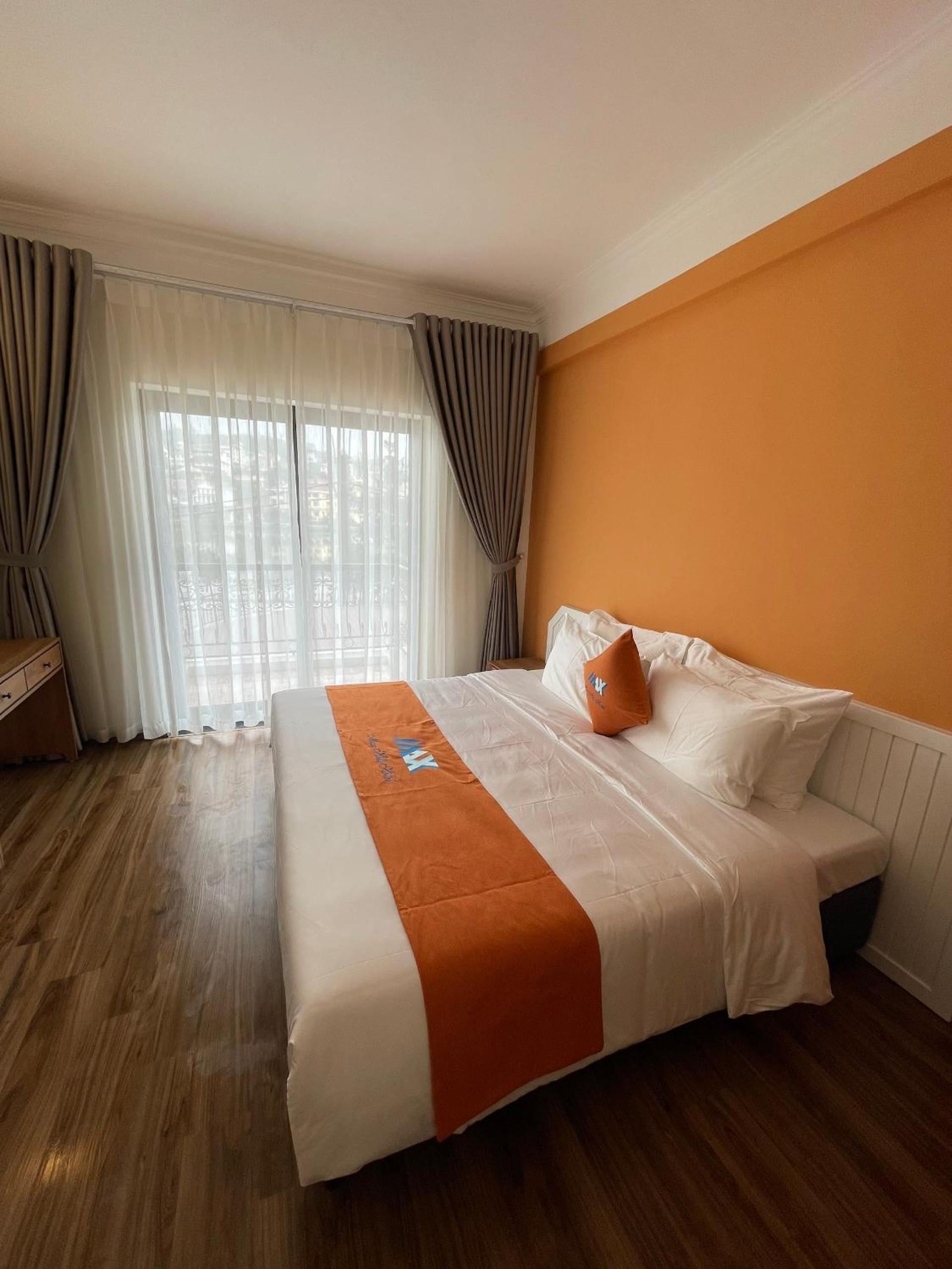 Double Room with Lake View - Photo 30