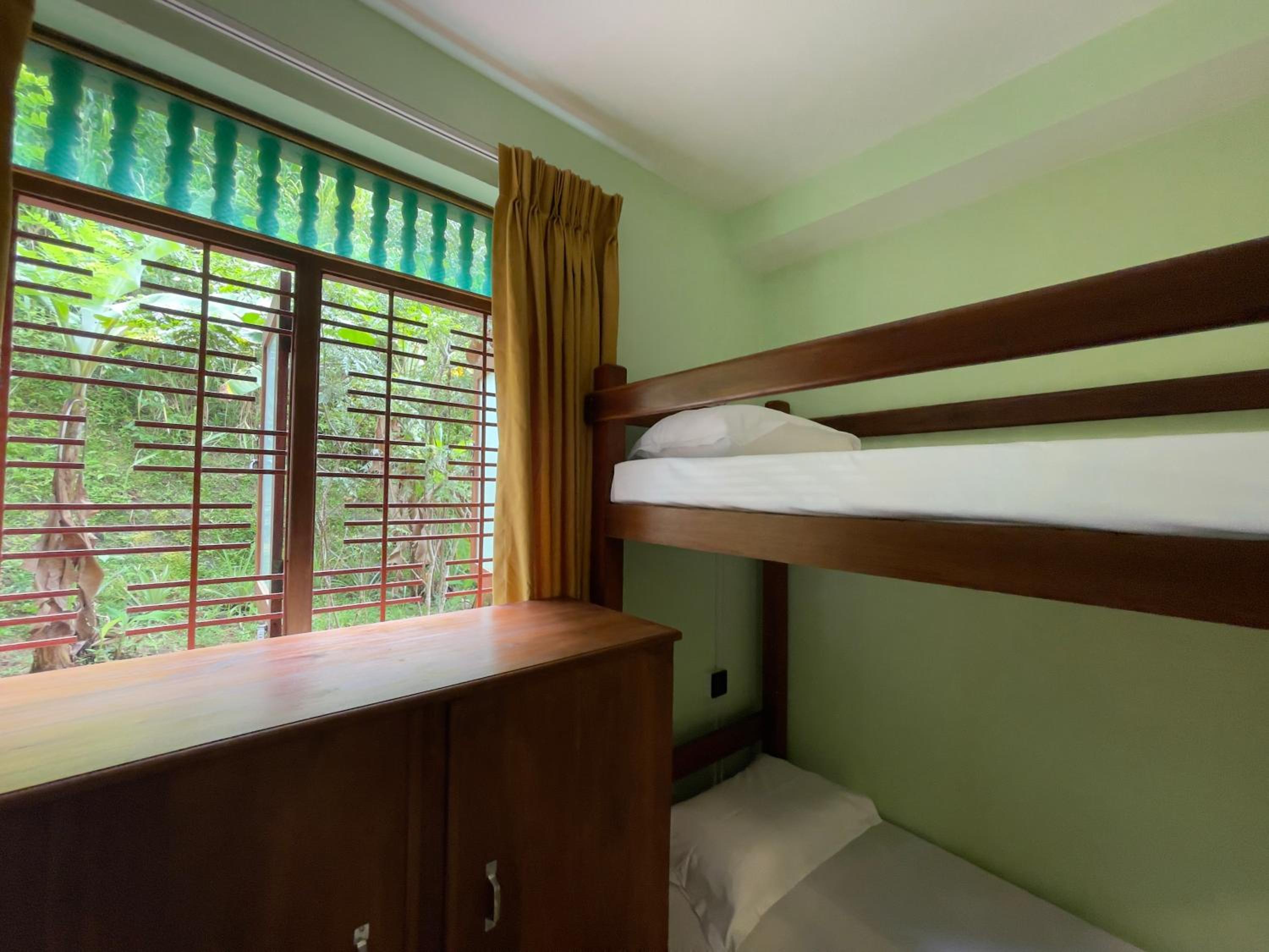 Bed in 4-Bed Mixed Dormitory Room photo 3