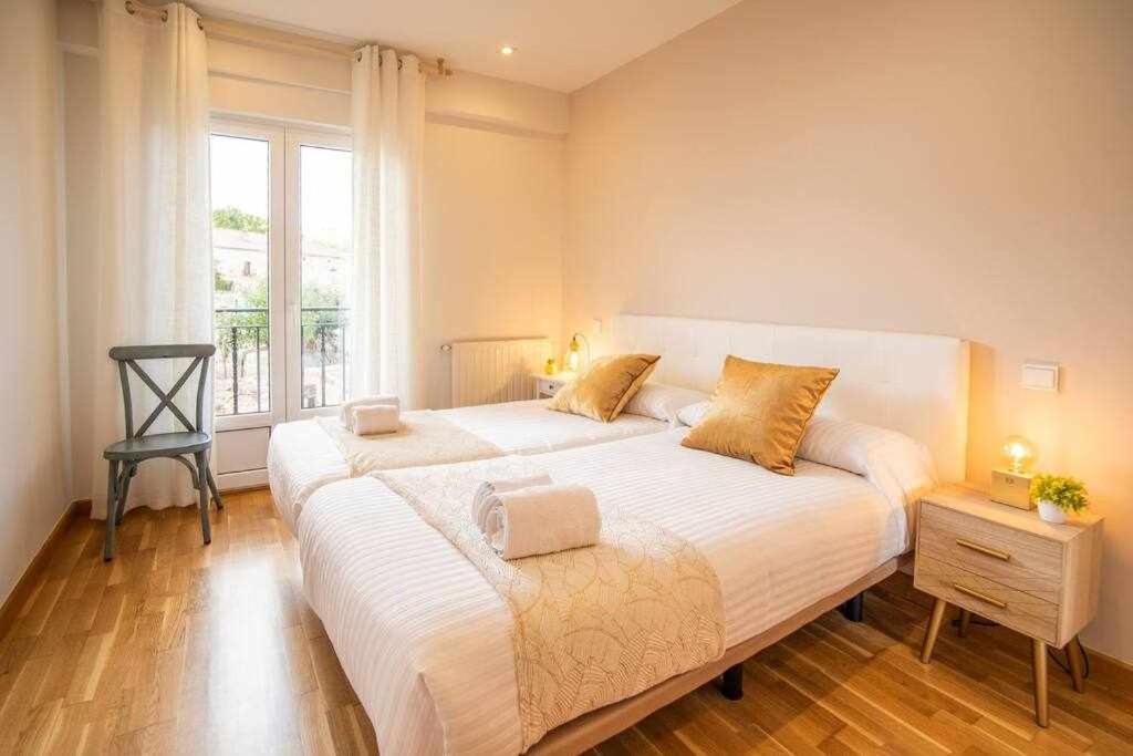 Four-Bedroom House - Photo 3