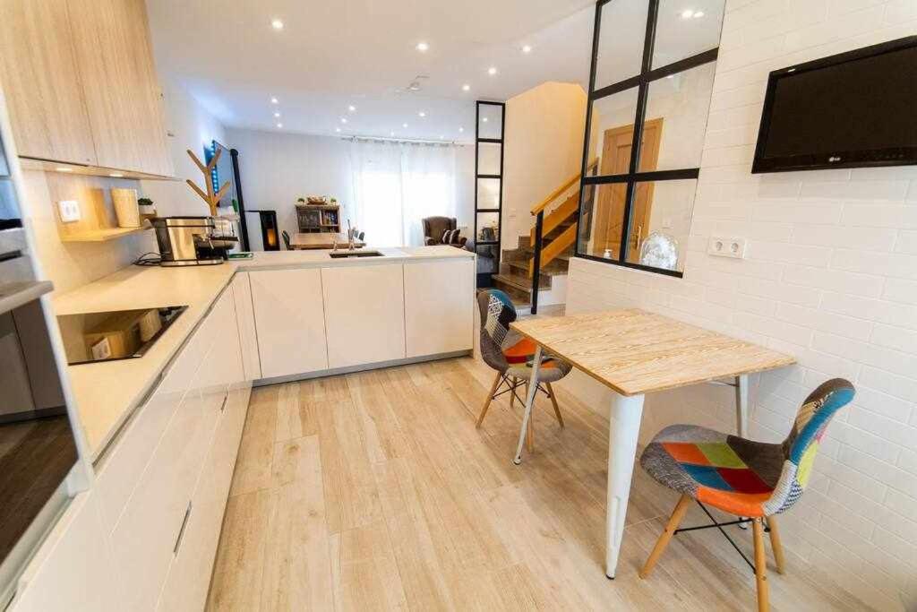 Four-Bedroom House - Photo 6