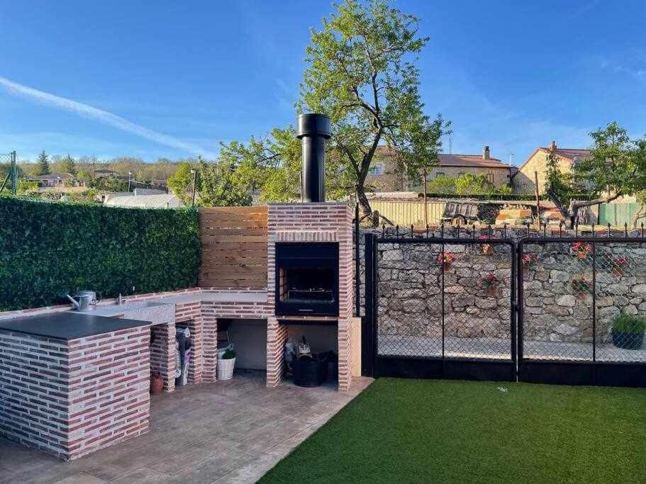 Four-Bedroom House - Photo 37