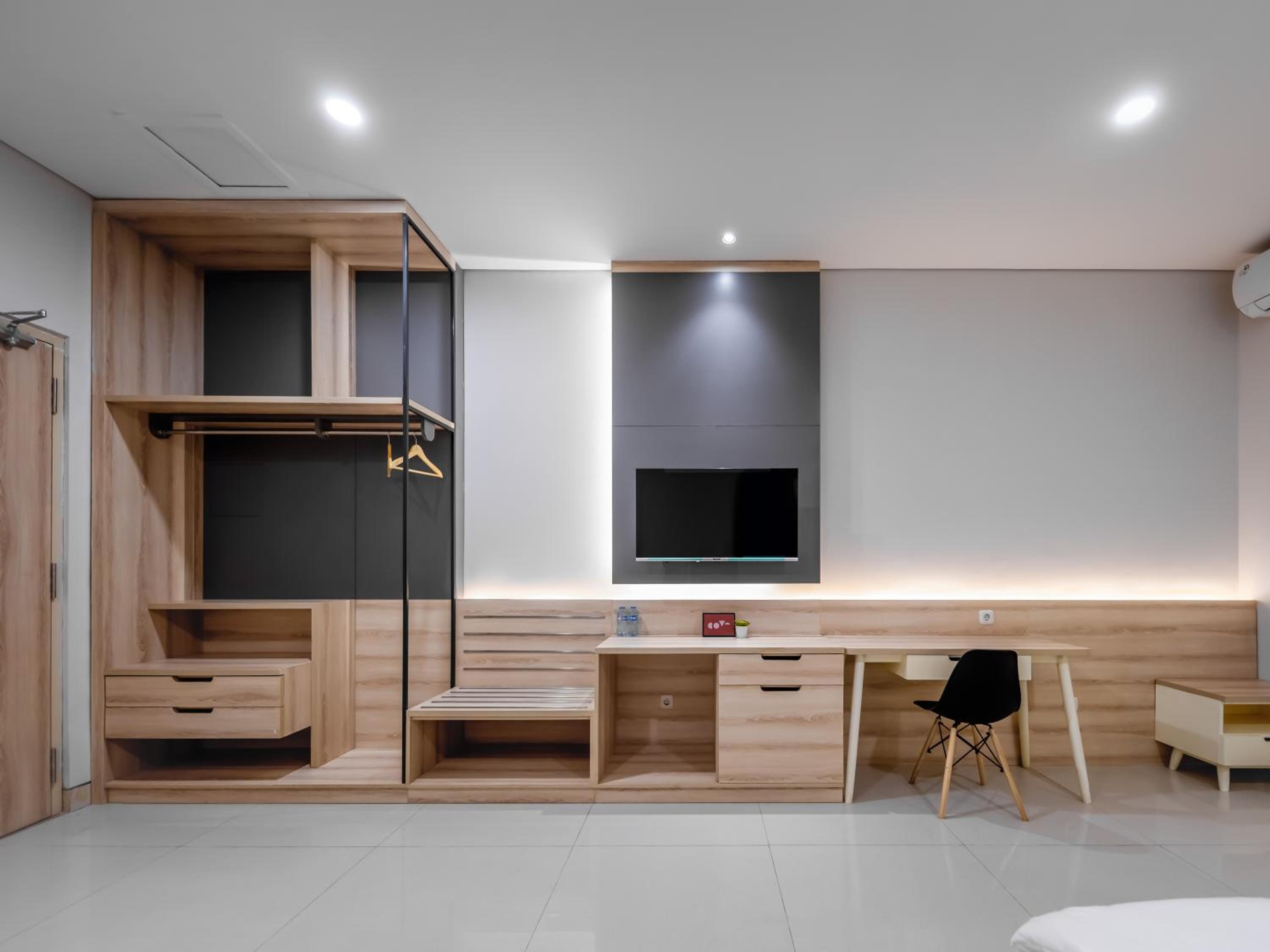Standard King Room - Photo 2