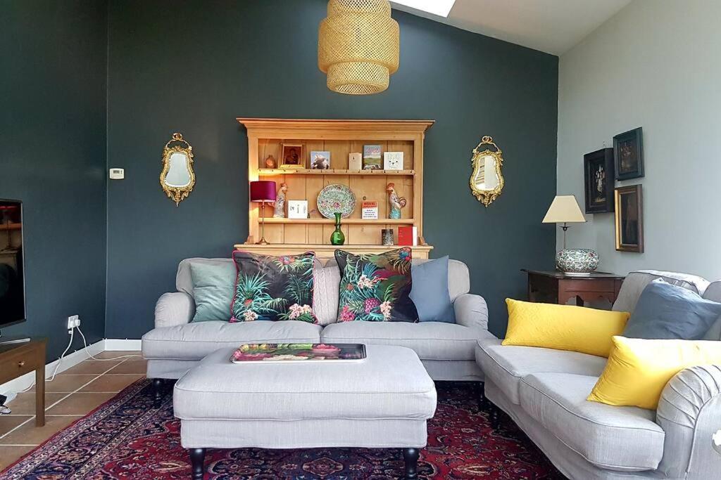Three-Bedroom House photo 2