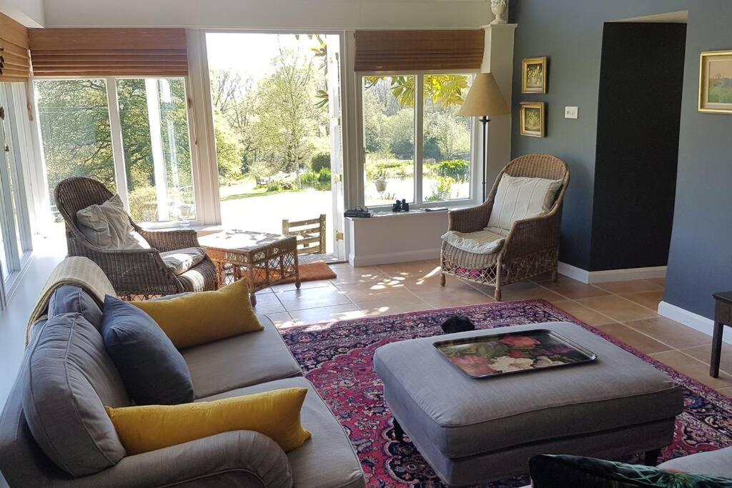 Three-Bedroom House photo 3