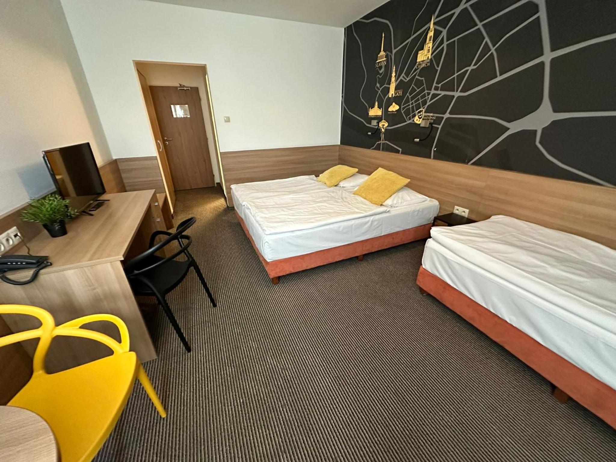 Standard Triple Room - Photo 4