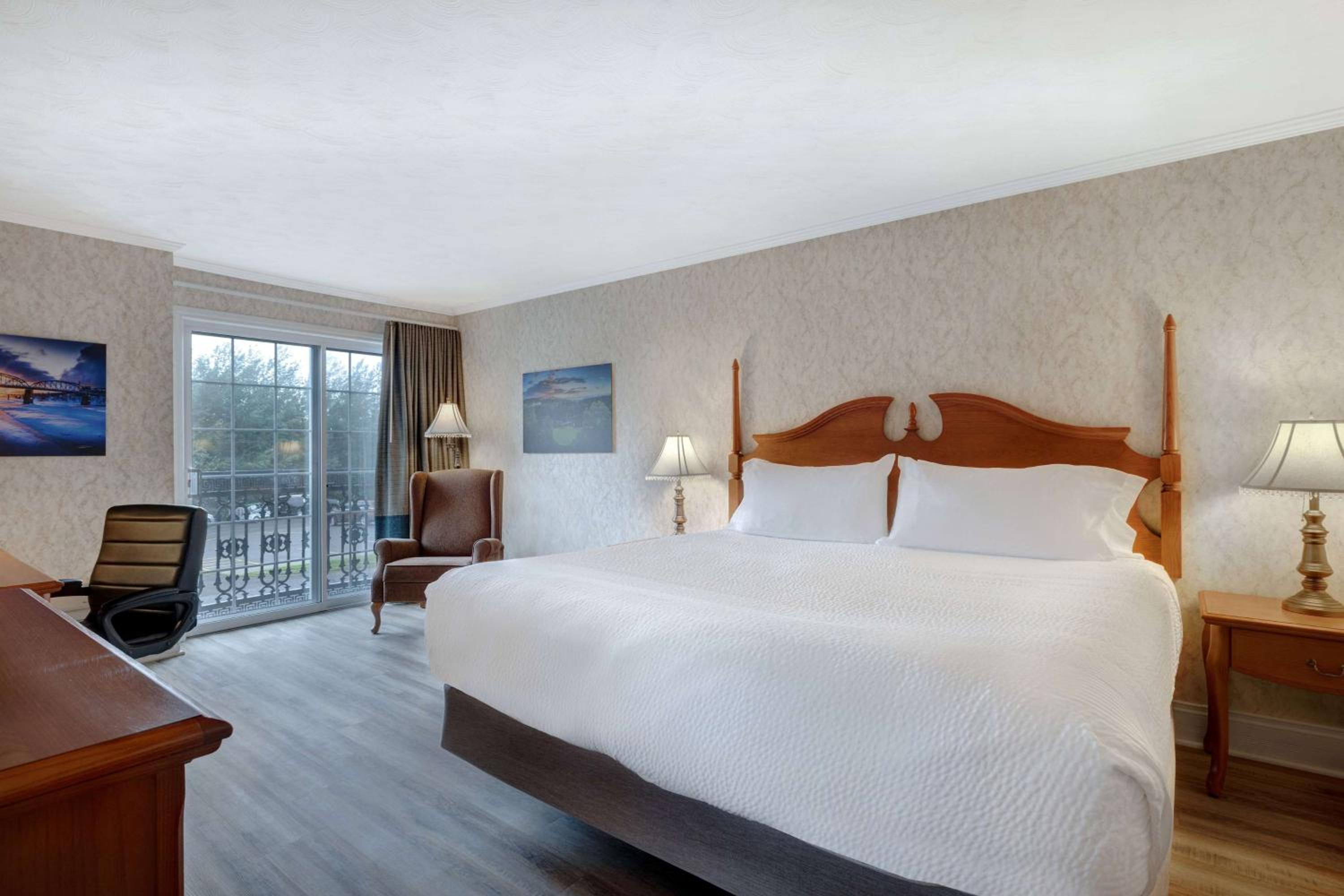 King Room - Upper Floor - Non-Smoking - Photo 1