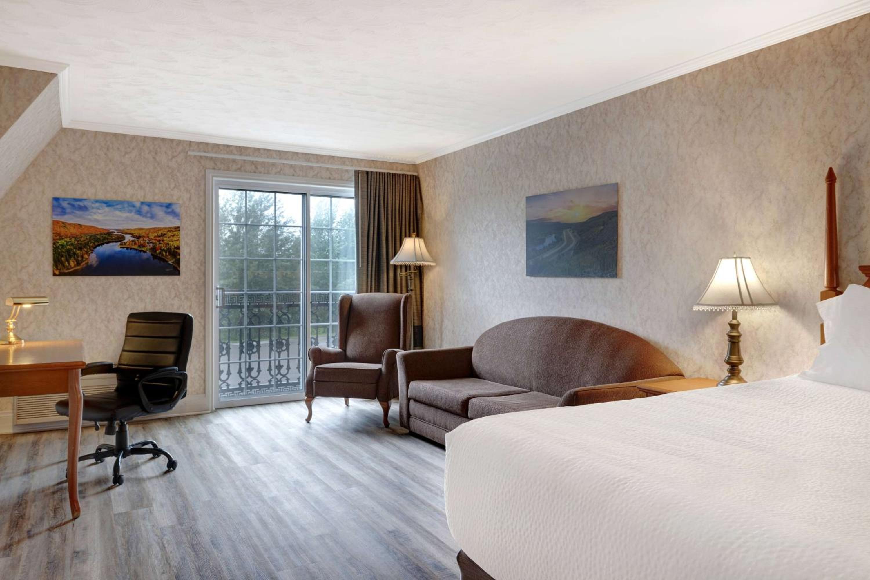 King Room with Sofa Bed - Upper Floor - Non-Smoking - Photo 1