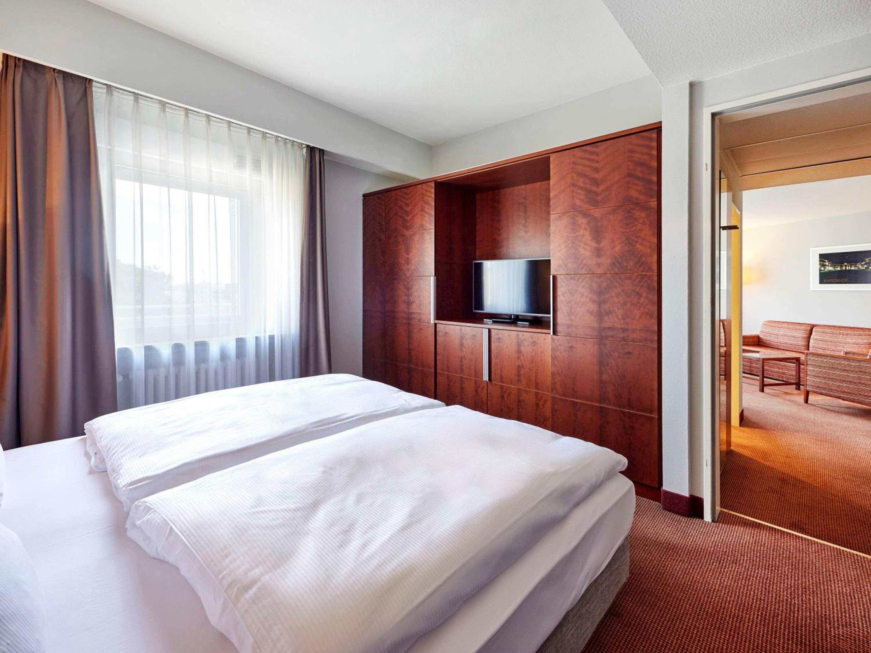 Superior Suite - Photo 9